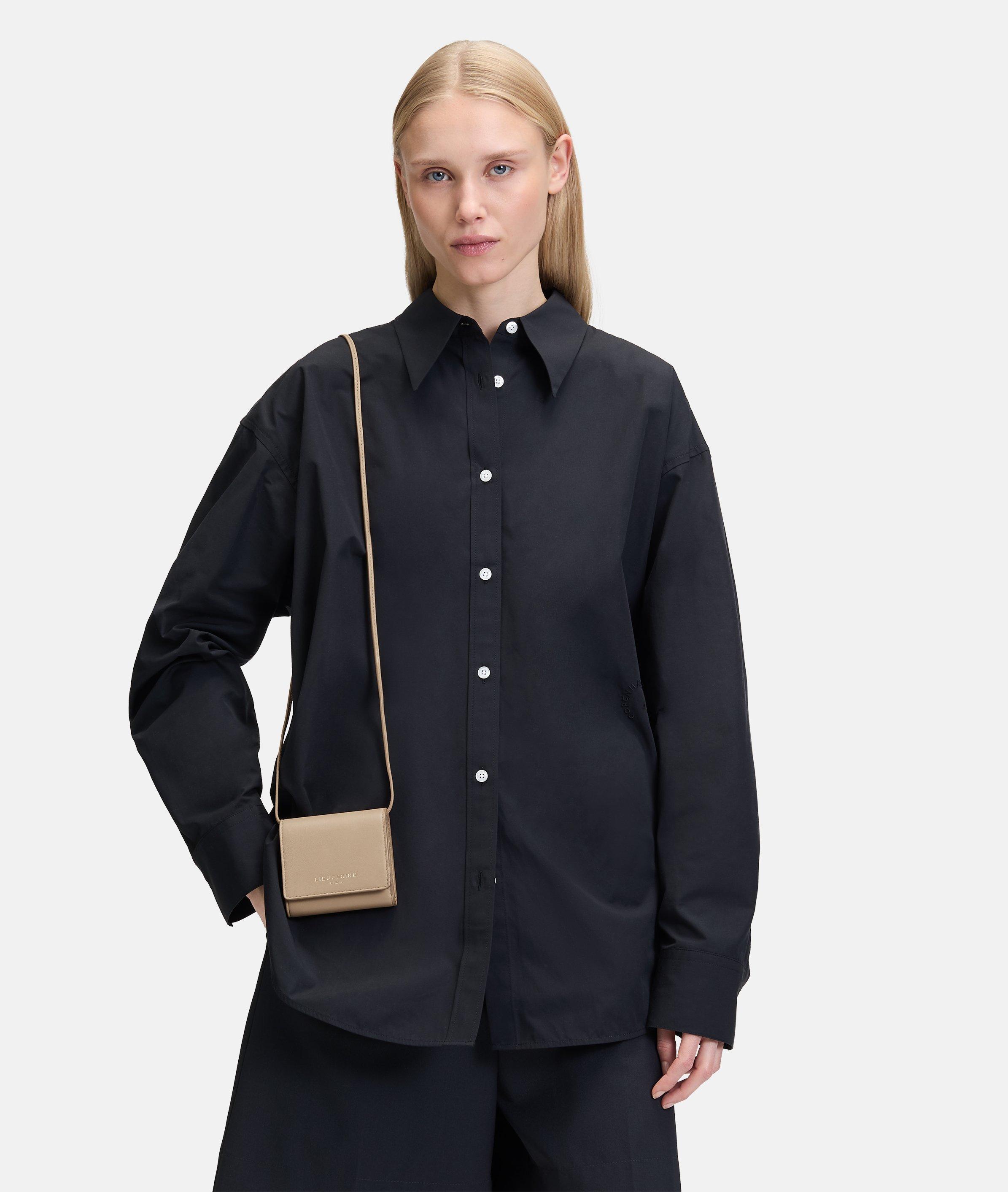 Ada in beige, blauw, bruin, grijs, crème, rood, roze & zwart