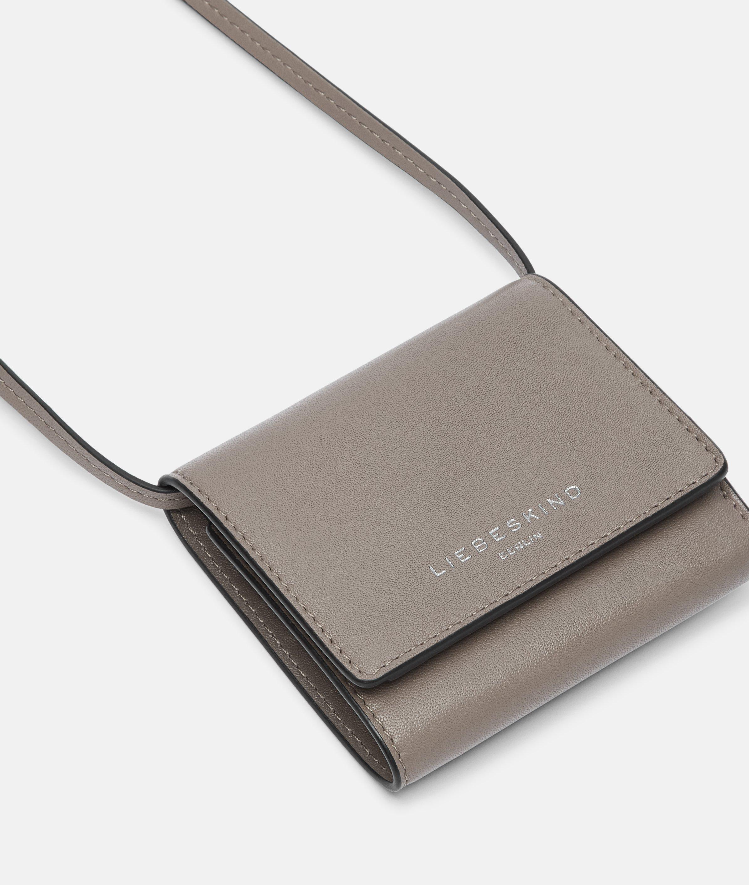 Ada in grijs, blauw, bruin, crème, rood, beige, roze & zwart