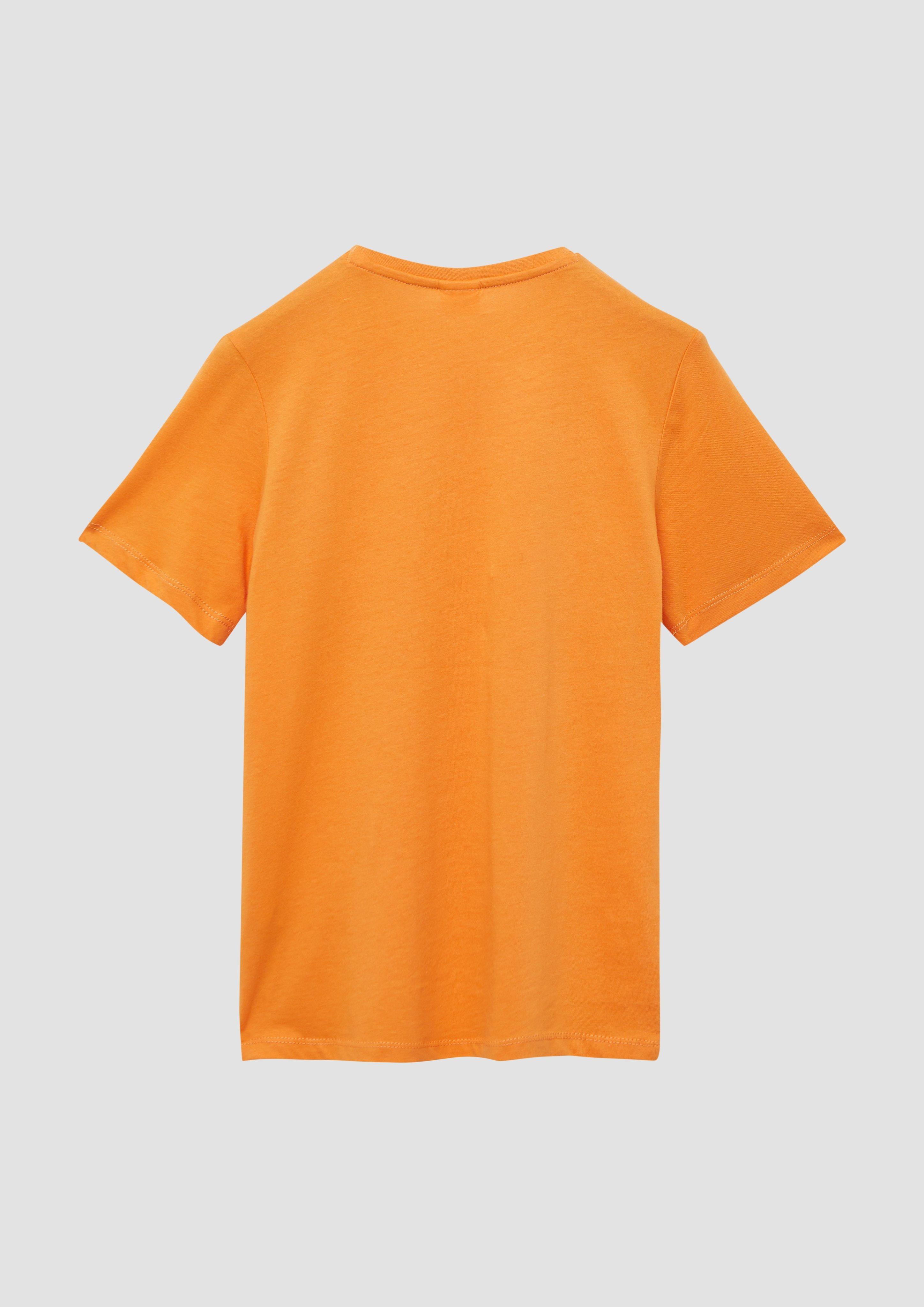 T-shirt in 2240, 0100, 6069 & 5730