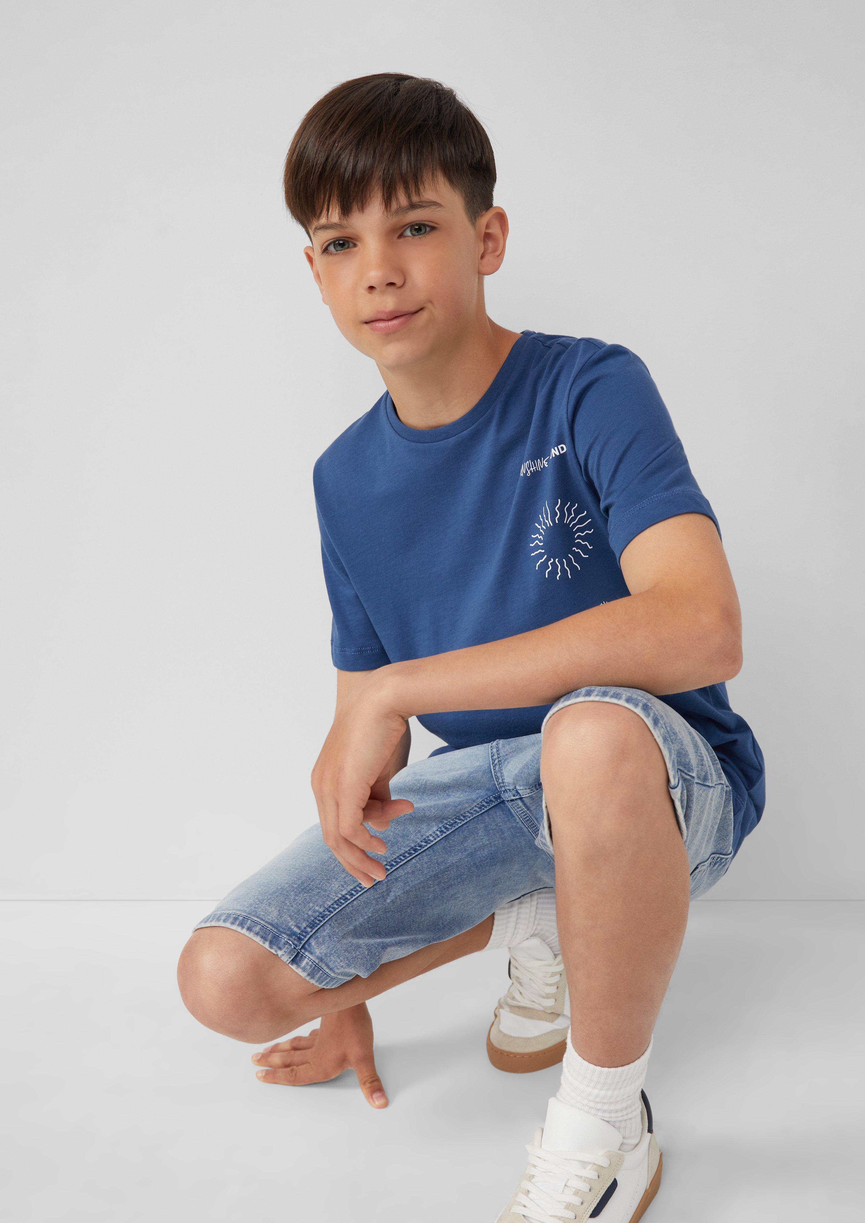 T-shirt in 5730, 2240, 0100 & 6069