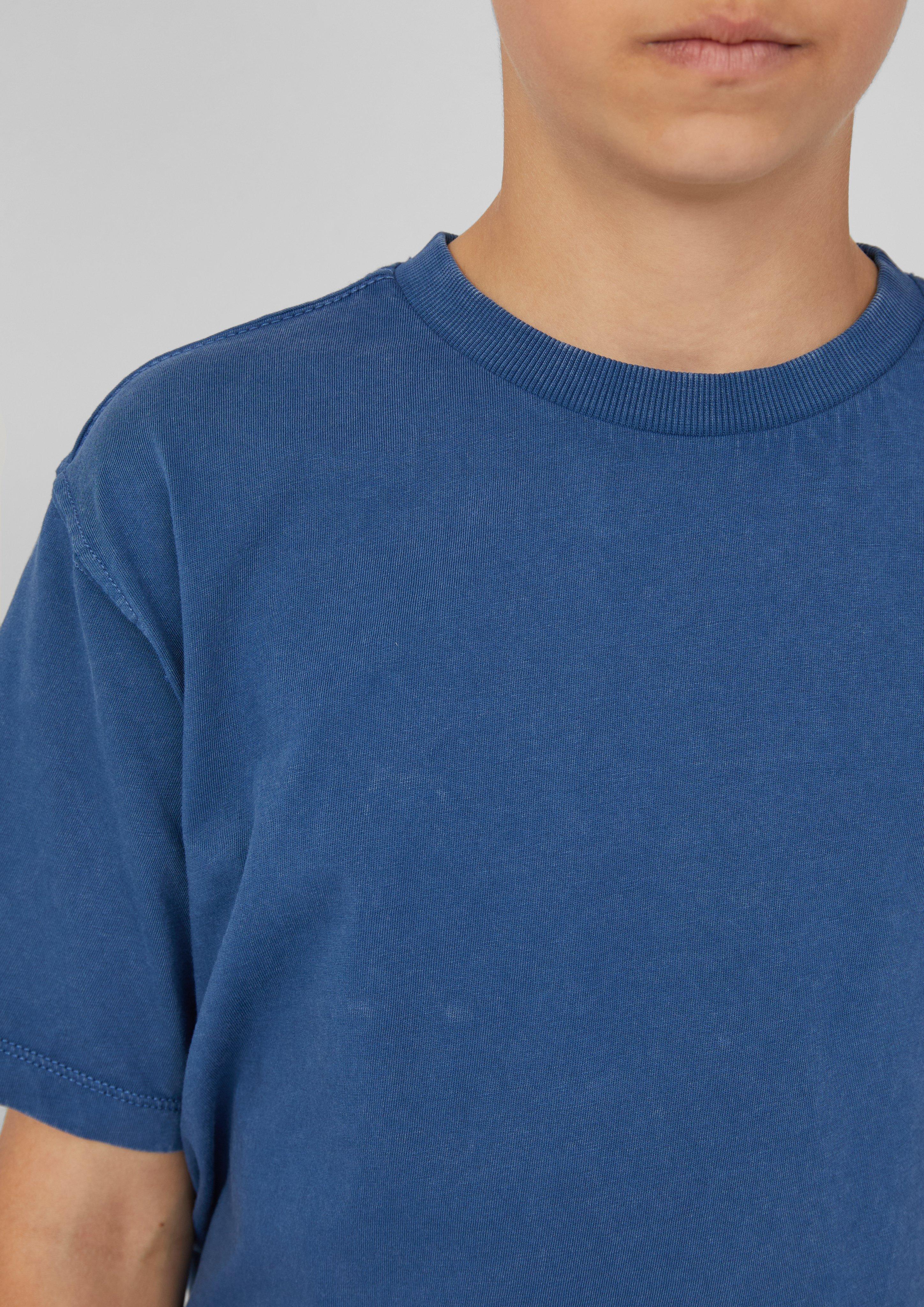 T-shirt in 5730, 2240 & 6069