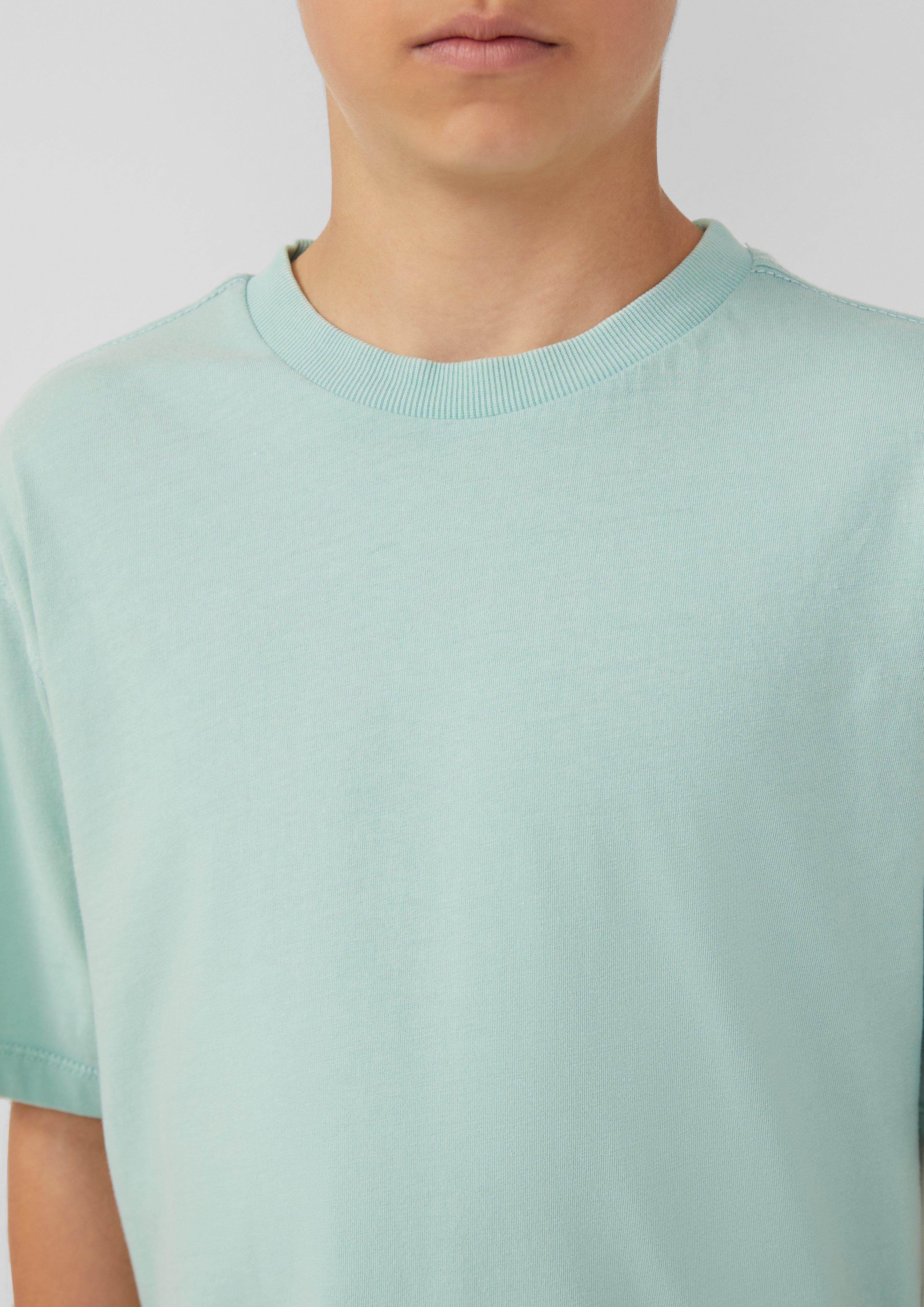 T-Shirt in 6069, 2240 & 5730