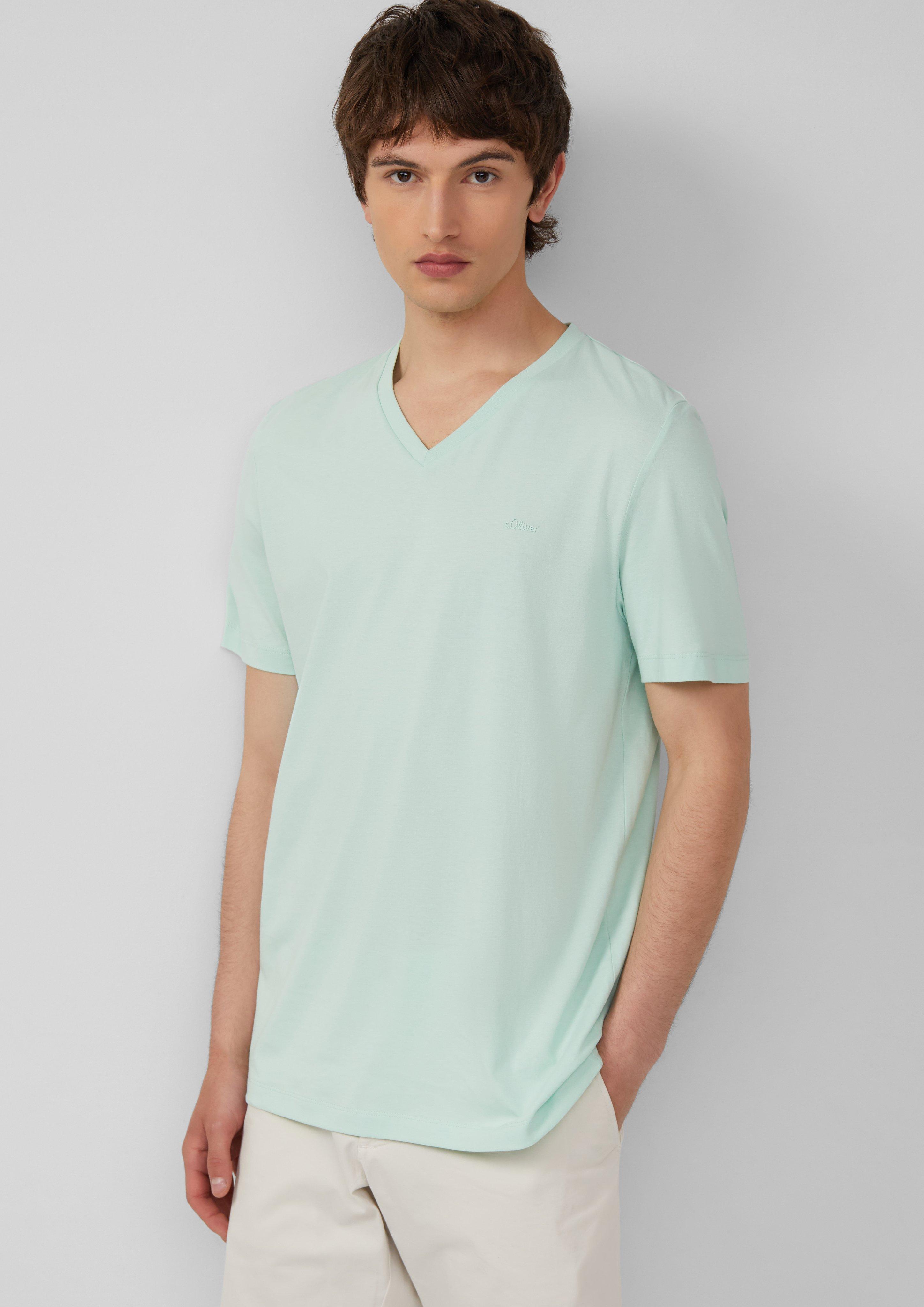 T-shirt in 6501, 5978, 9581, 6565, 9999, 0330, 5007, 0100 & 6259