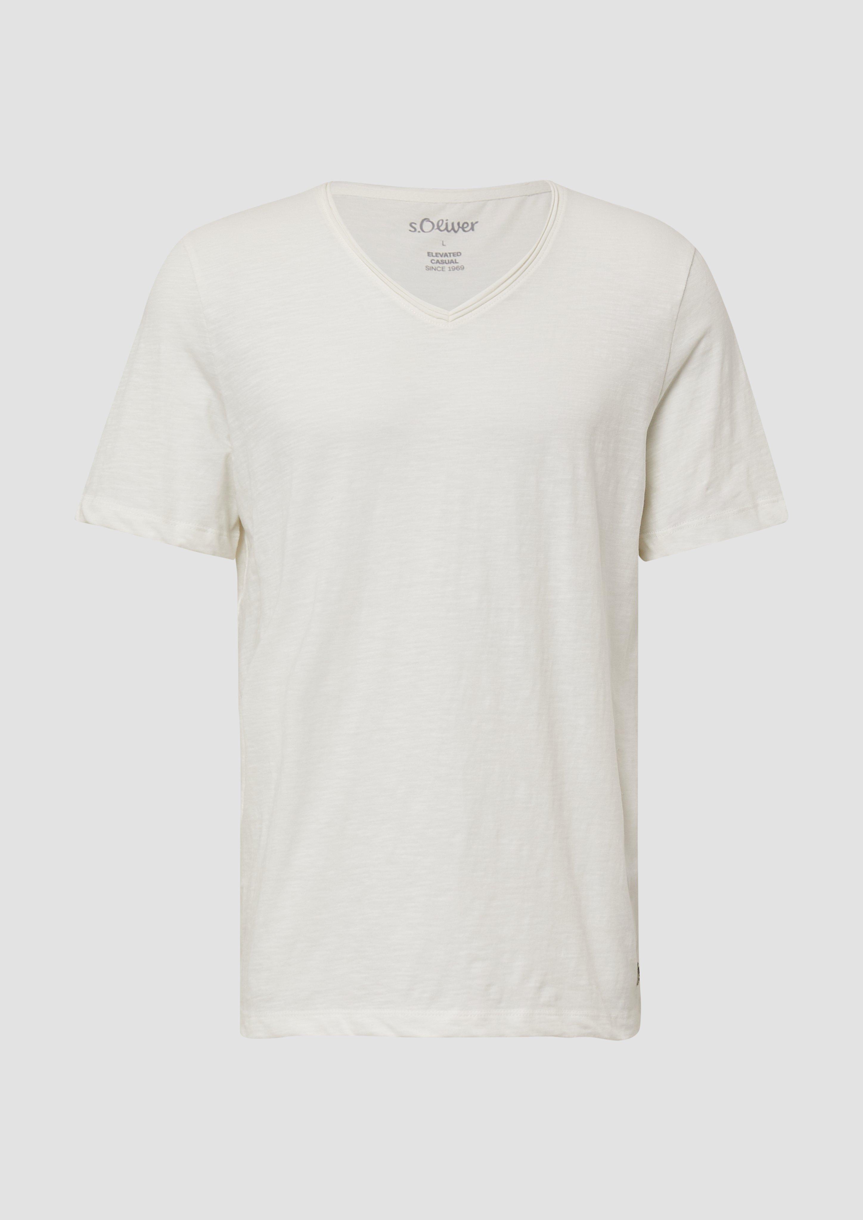 s.Oliver - Luftiges T-Shirt mit V-Ausschnitt und Flammgarnstruktur, Herren, weiß