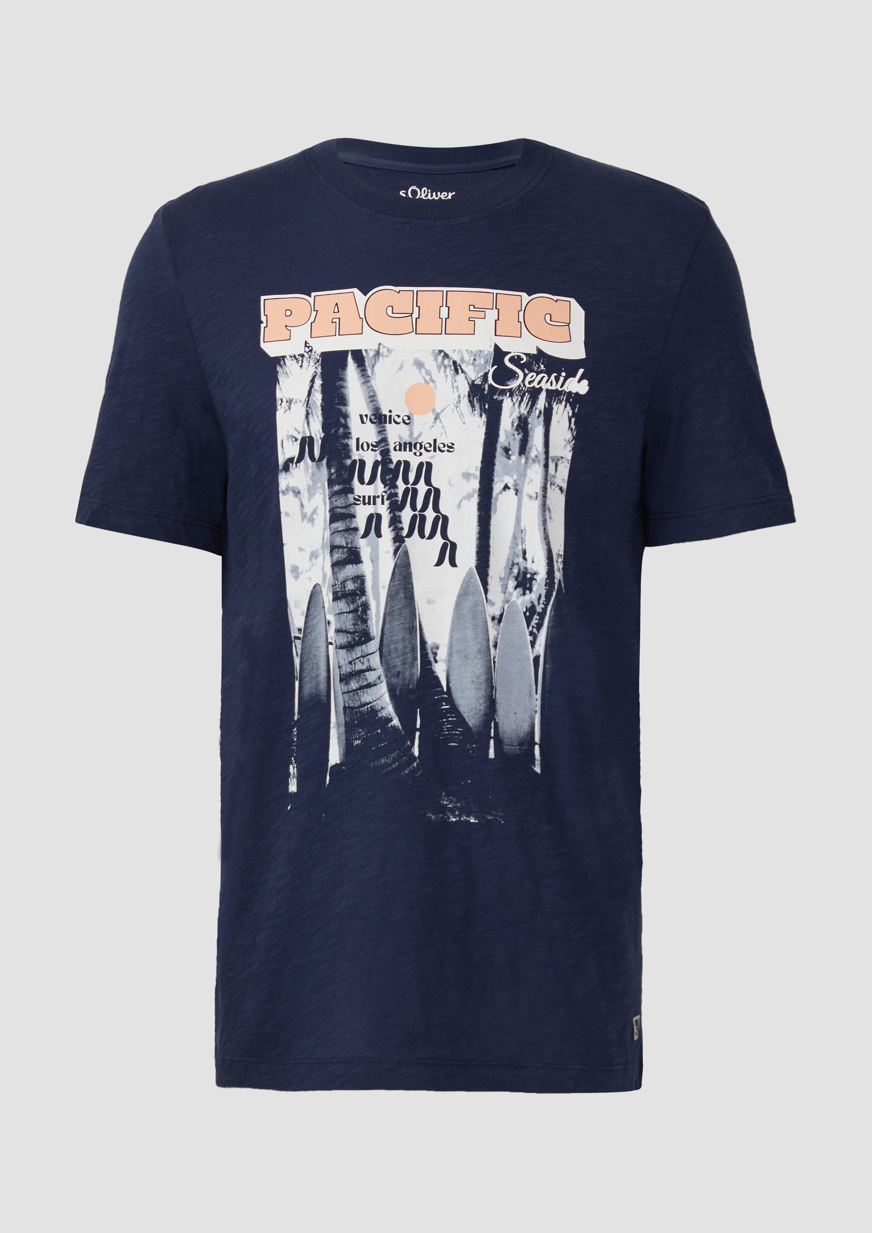 s.Oliver - Baumwoll-T-Shirt mit Frontprint und Flammgarnstruktur, Herren, blau