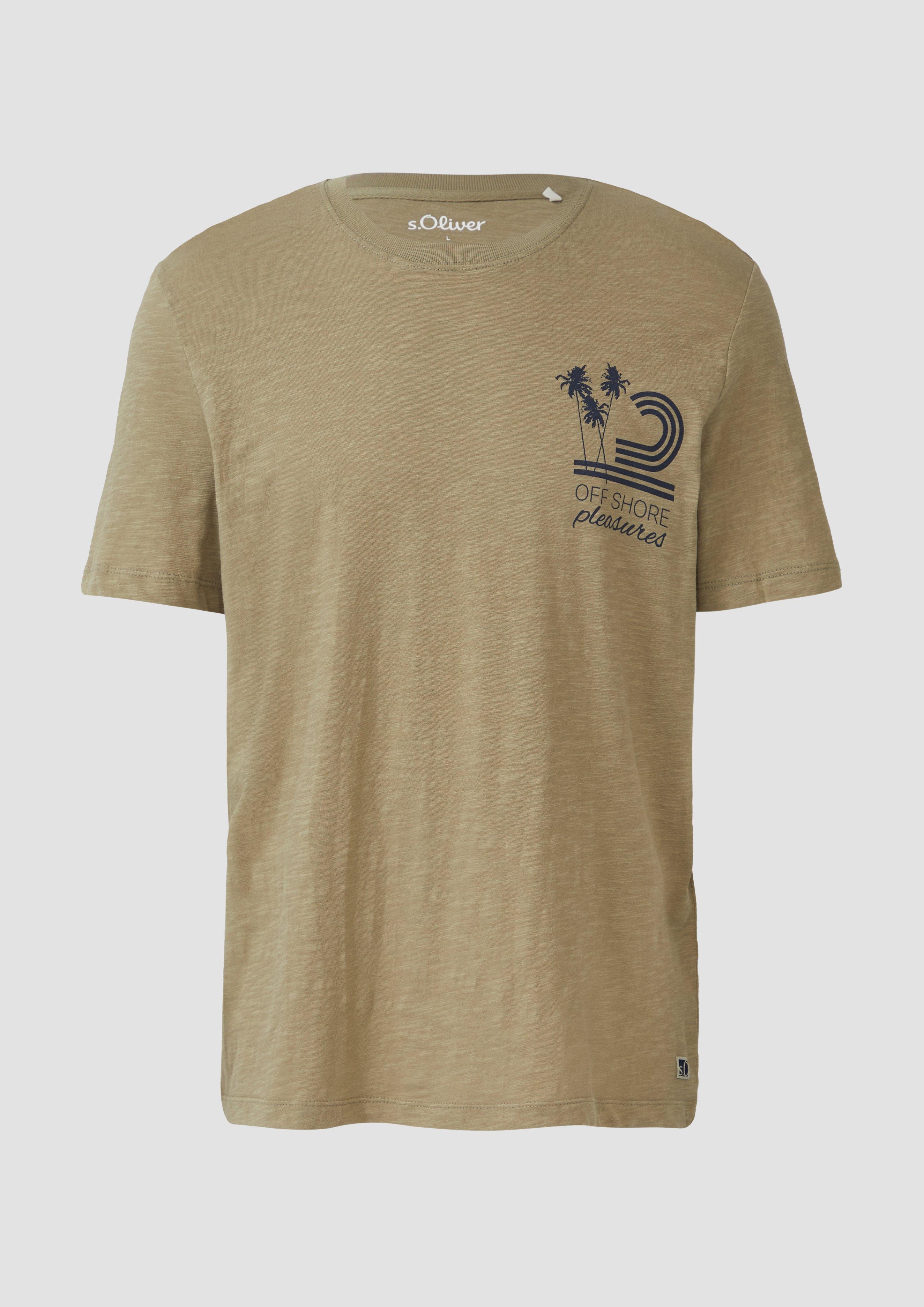 s.Oliver - Baumwoll-T-Shirt mit Frontprint und Flammgarnstruktur, Herren, Grün