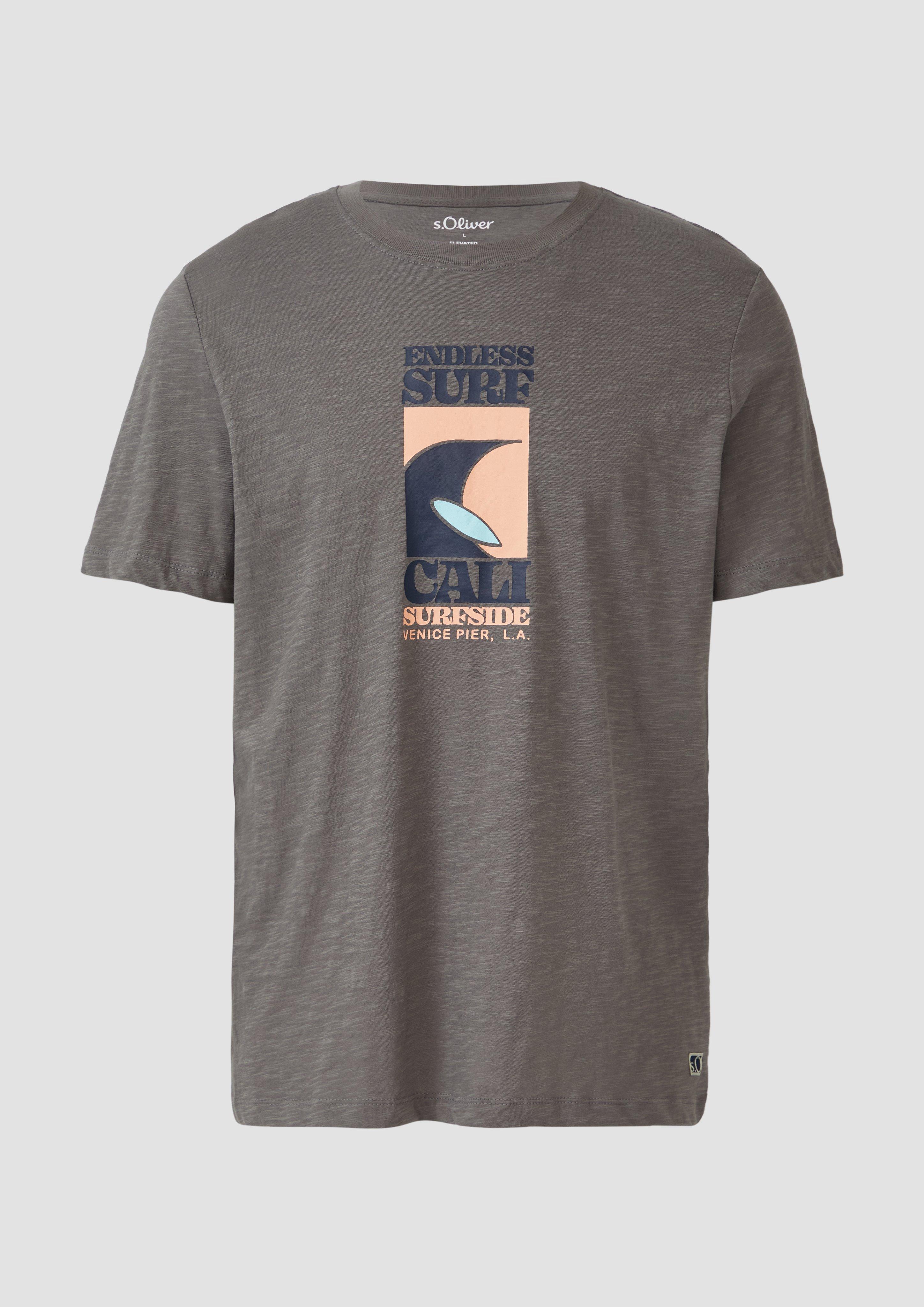 s.Oliver - Baumwoll-T-Shirt mit Frontprint und Flammgarnstruktur, Herren, grau