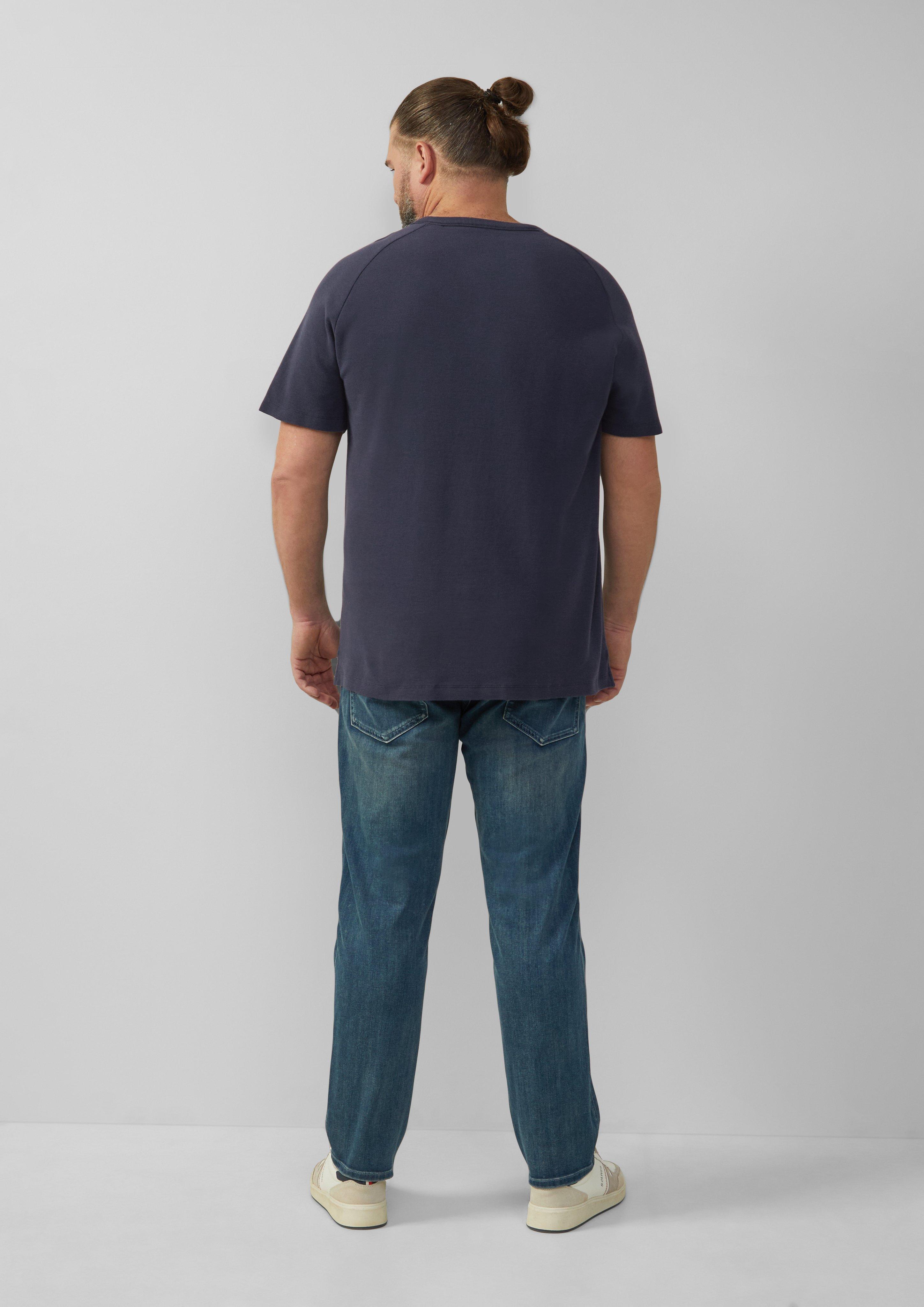 T-shirt in 5852, 4291 & 0330