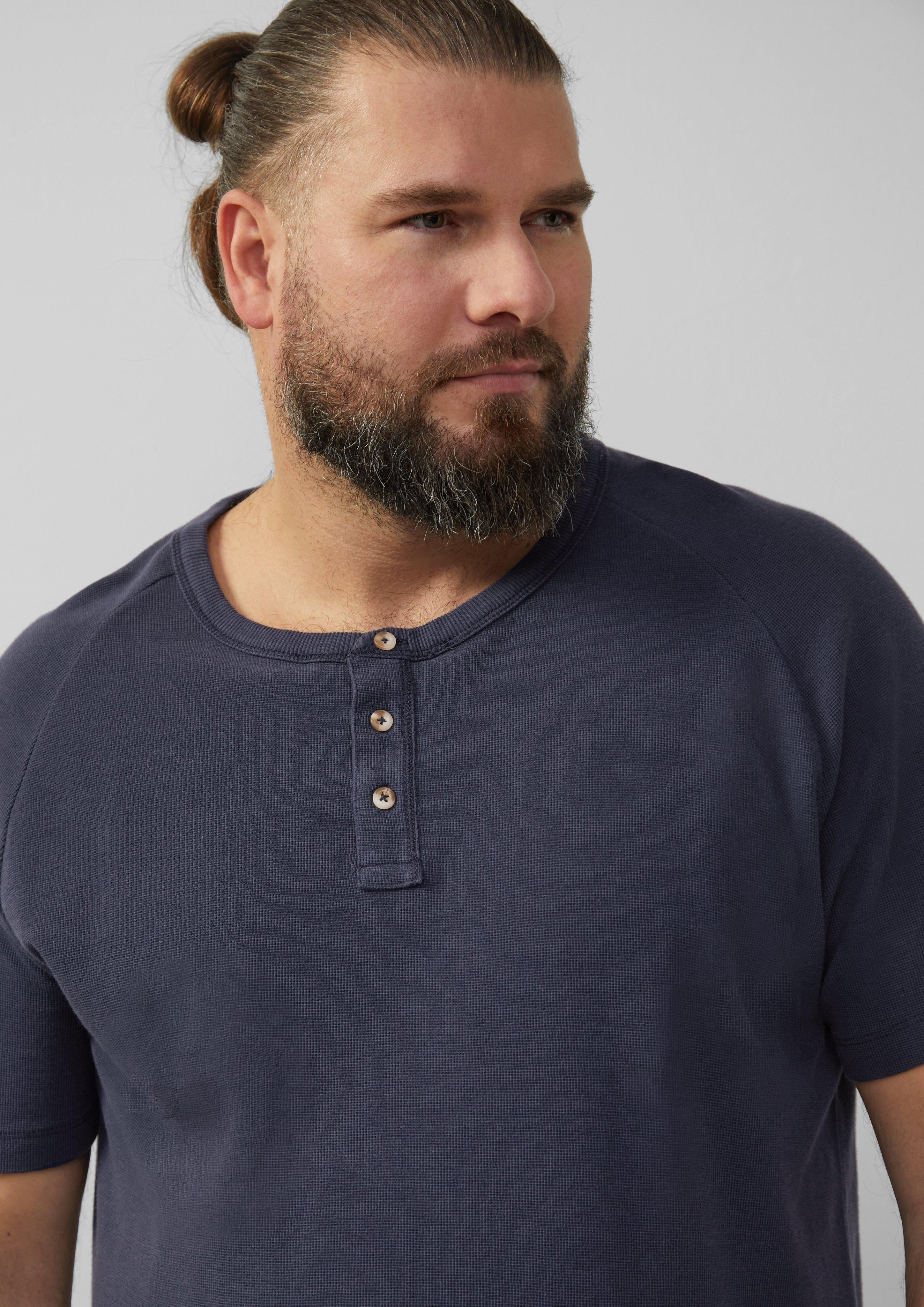 T-shirt in 5852, 4291 & 0330