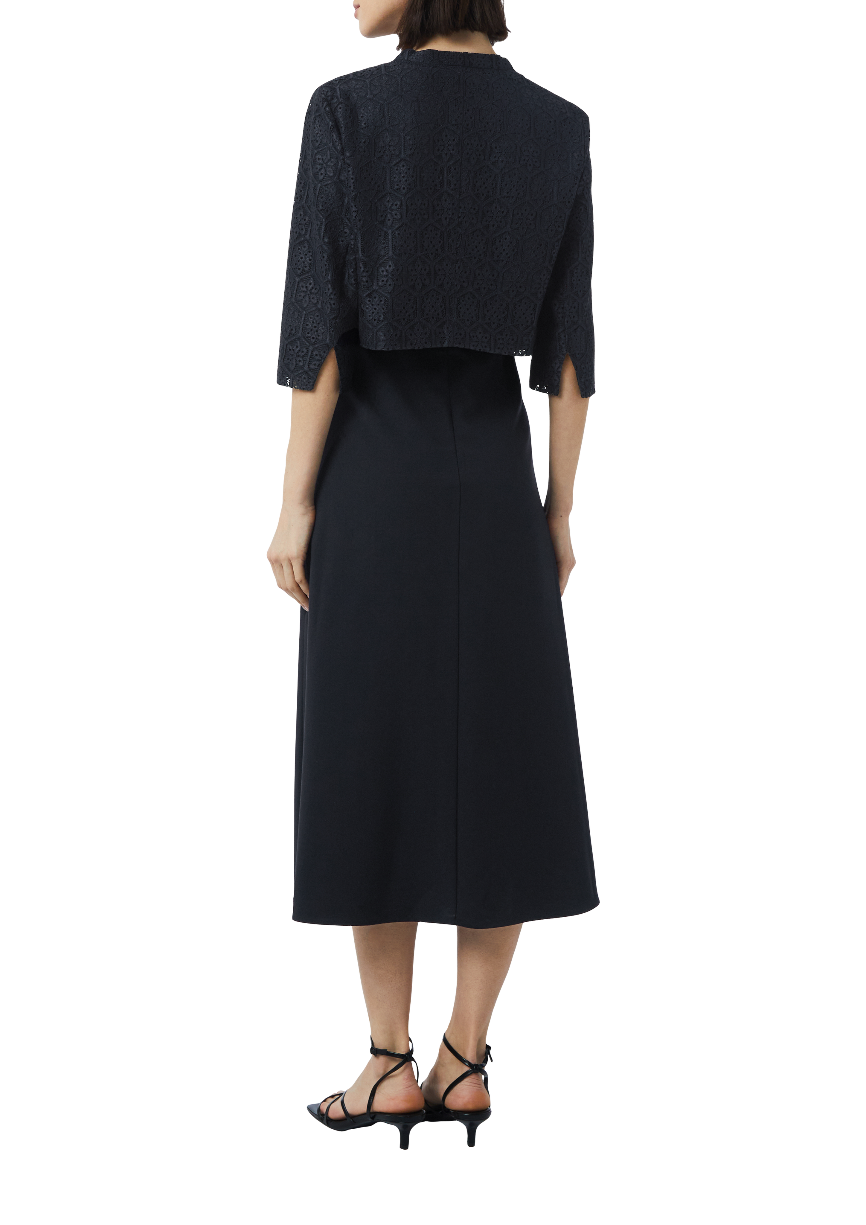 Thumbnail - Indoor-Bolero