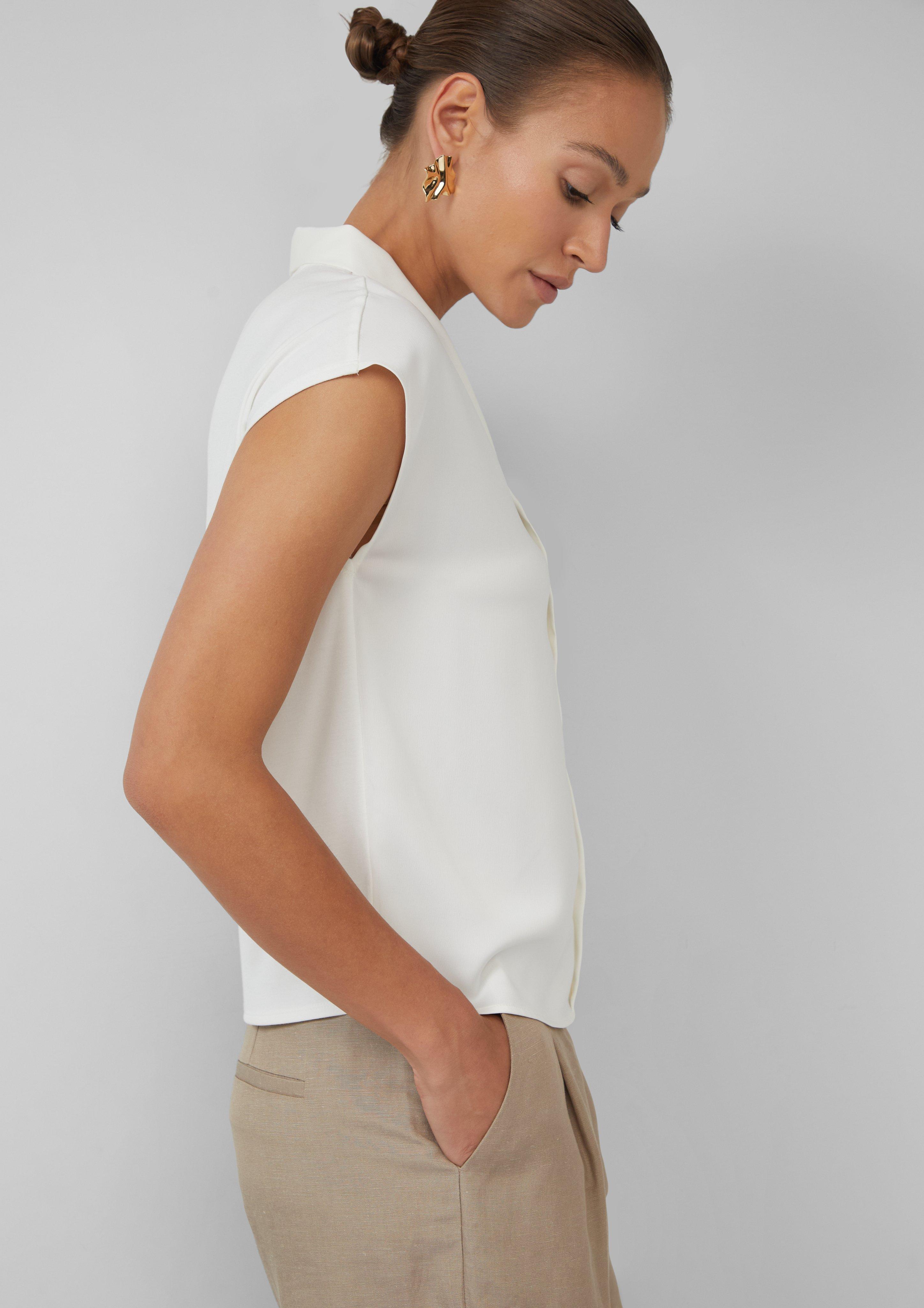 T-Shirt in 0200 & 5328