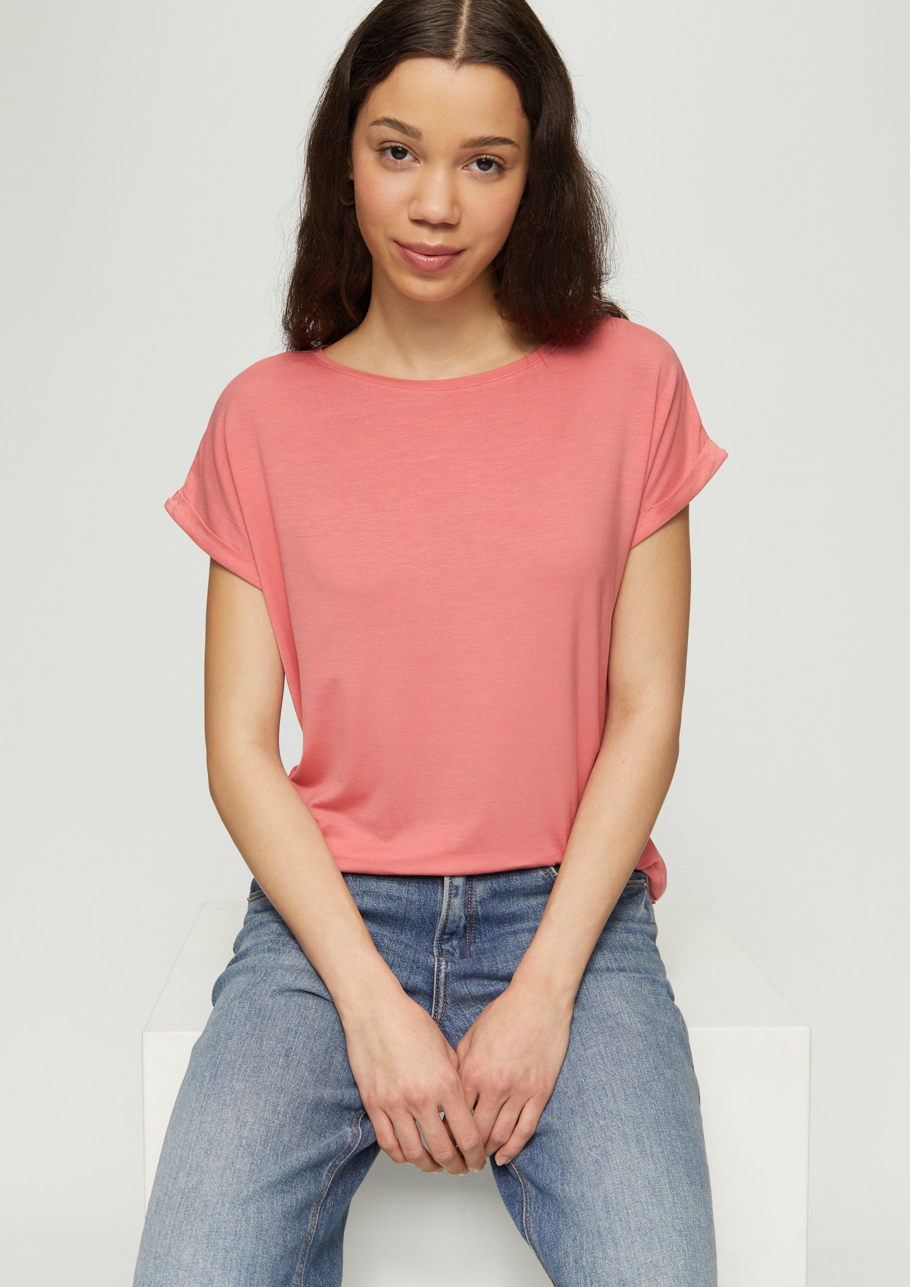 T-shirt in 3455, 50G0, 99G0, 9999, 7854, 02G0, 7217, 9400, 0200, 3900, 6215 & 5832