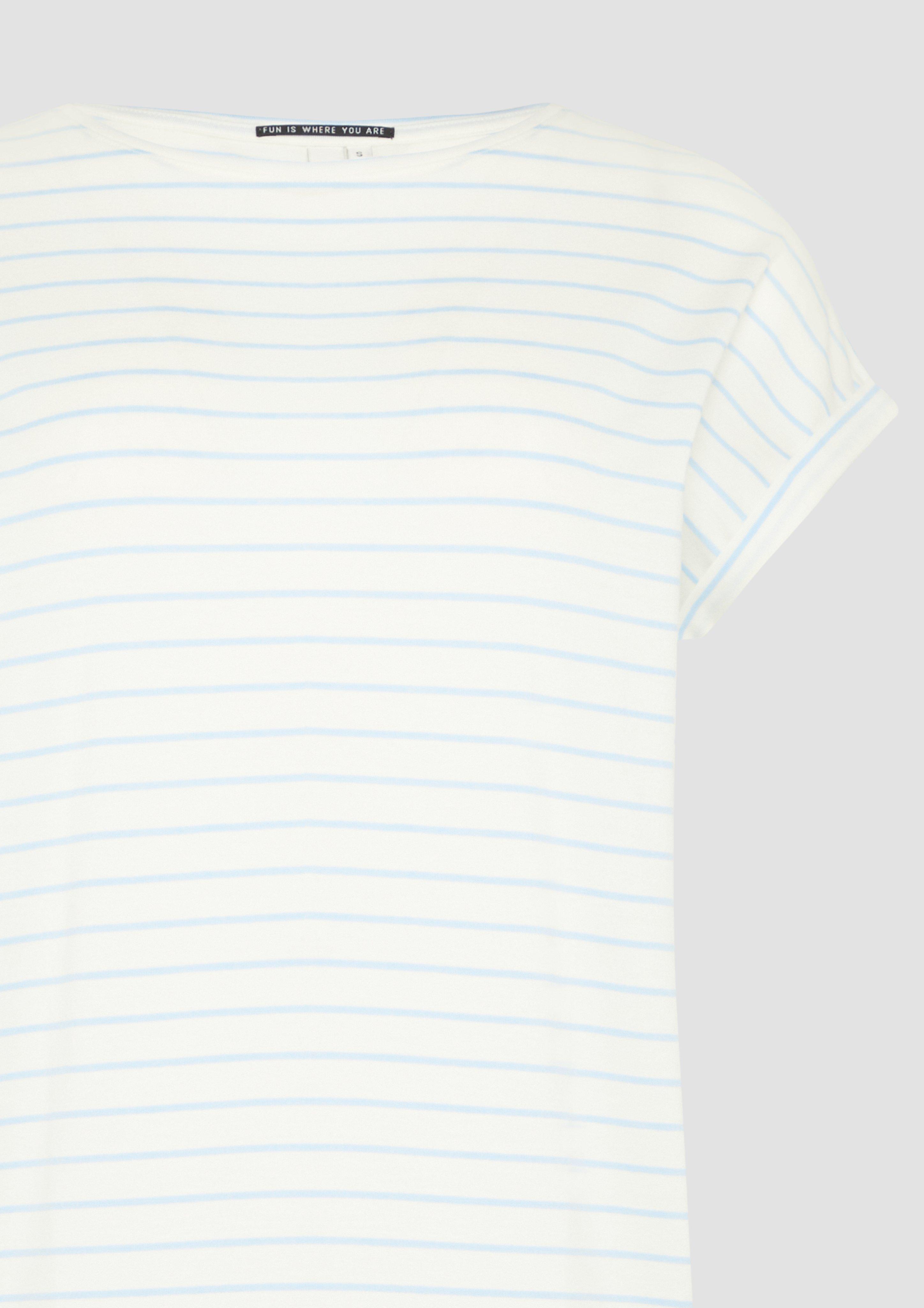 T-Shirt in 50G0, 99G0, 9999, 7854, 02G0, 7217, 3455, 9400, 0200, 3900, 6215 & 5832