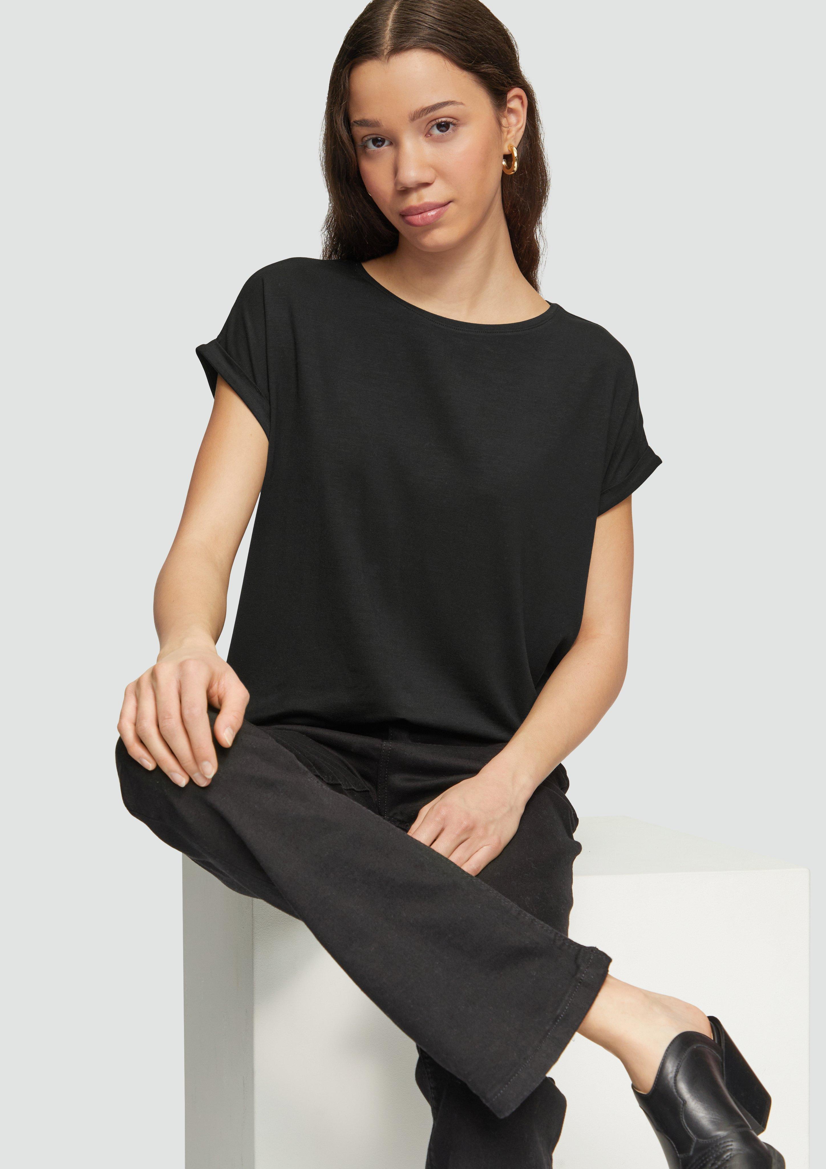 T-shirt in 9999, 50G0, 99G0, 7854, 02G0, 7217, 3455, 9400, 0200, 3900, 6215 & 5832