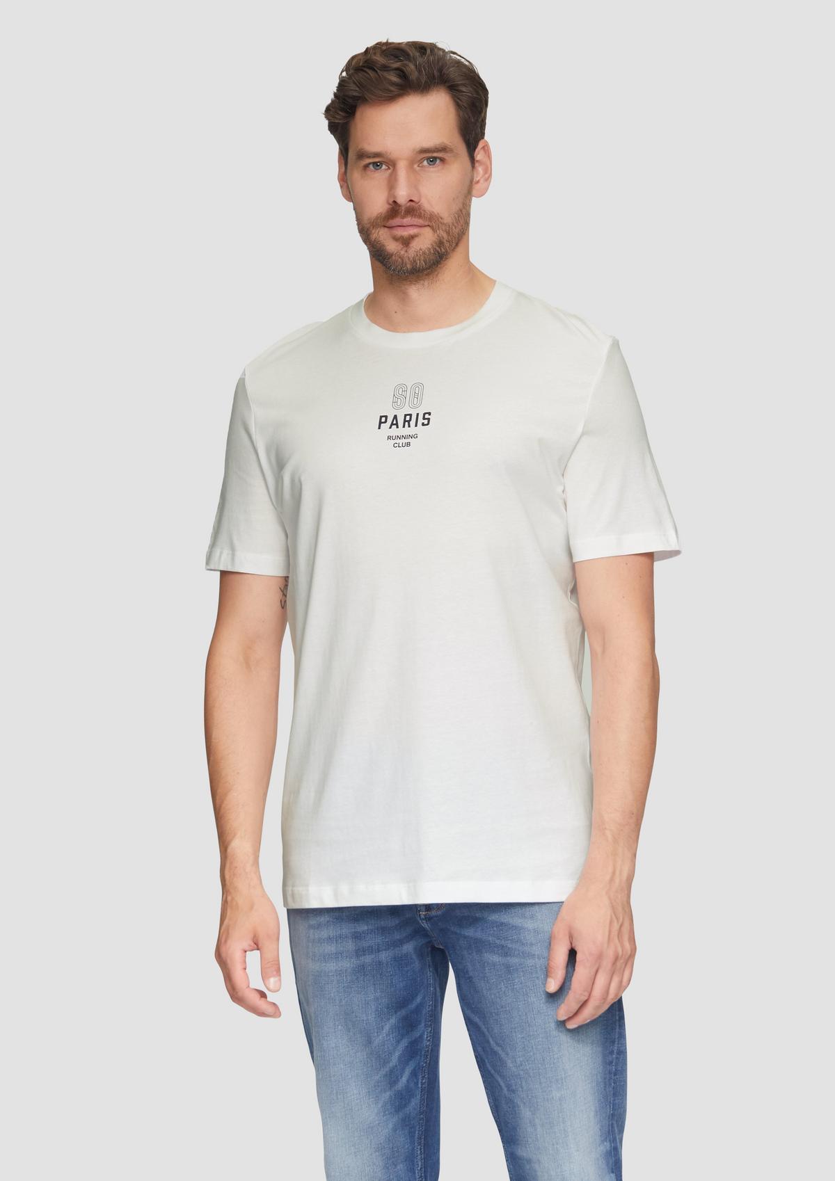 2166083.01D1_front?w=1200&q=80