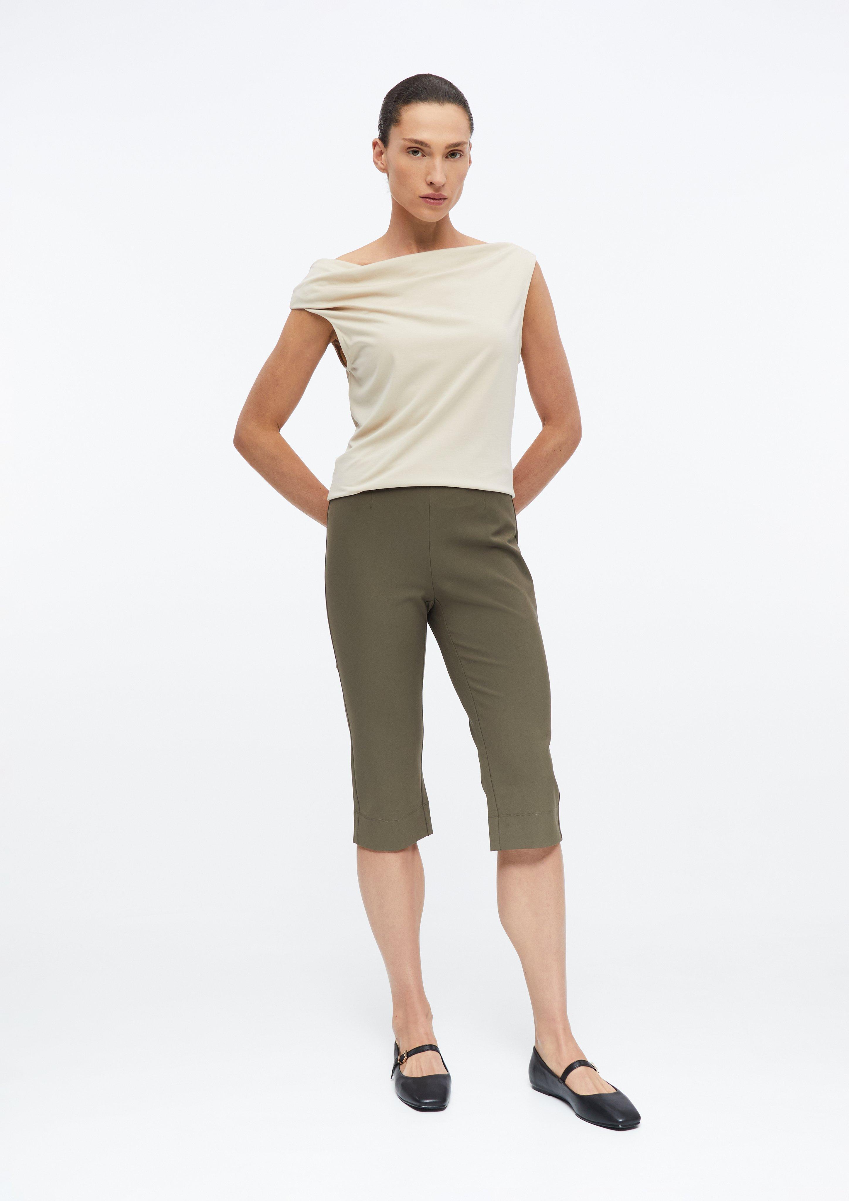 Capri-Hose im Skinny Fit mit Schlitz in braun von COMMA