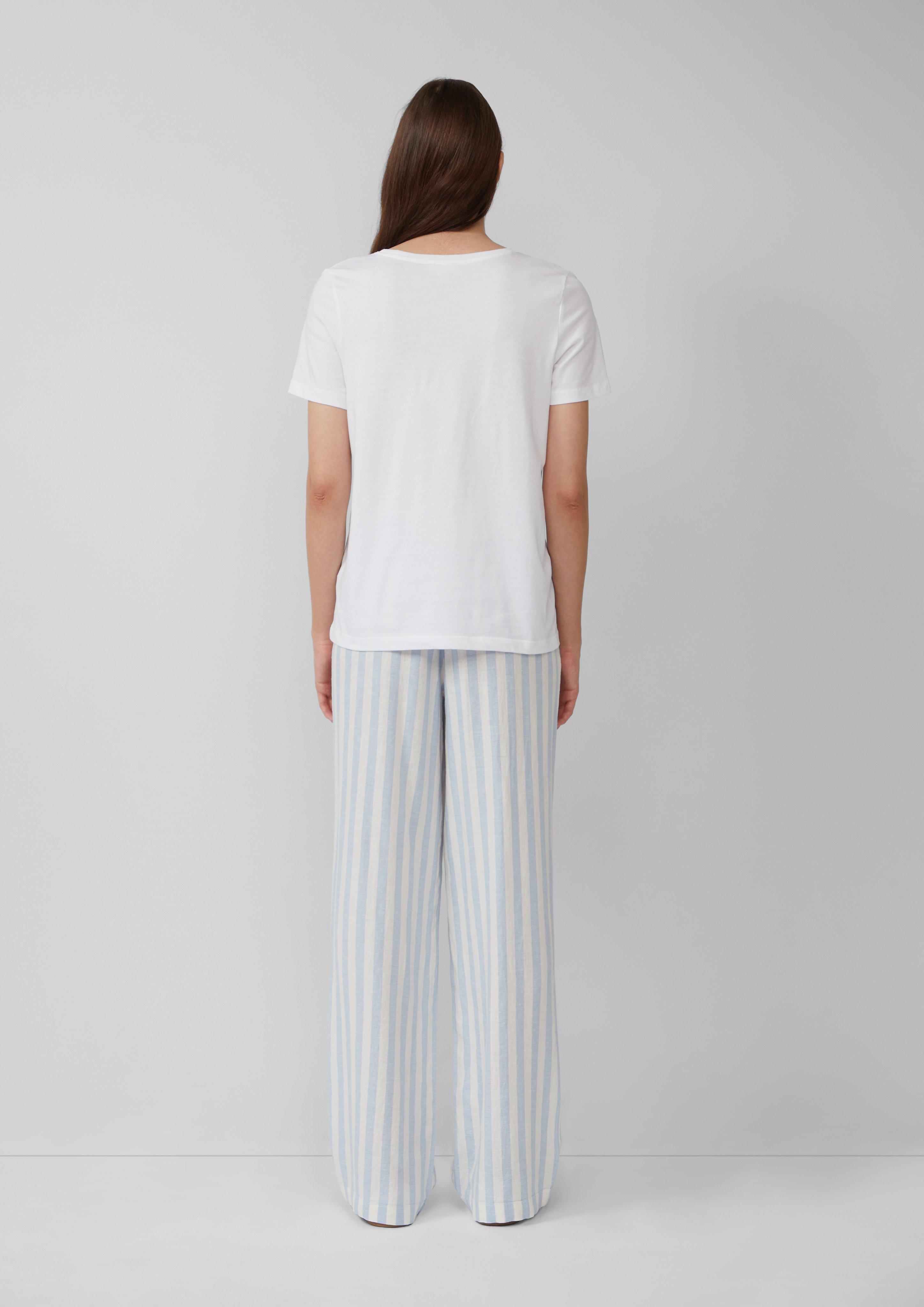 T-Shirt in 01D7, 01D4, 50D3, 13D0, 11D2, 99D5, 35D1, 88D4 & 99D7