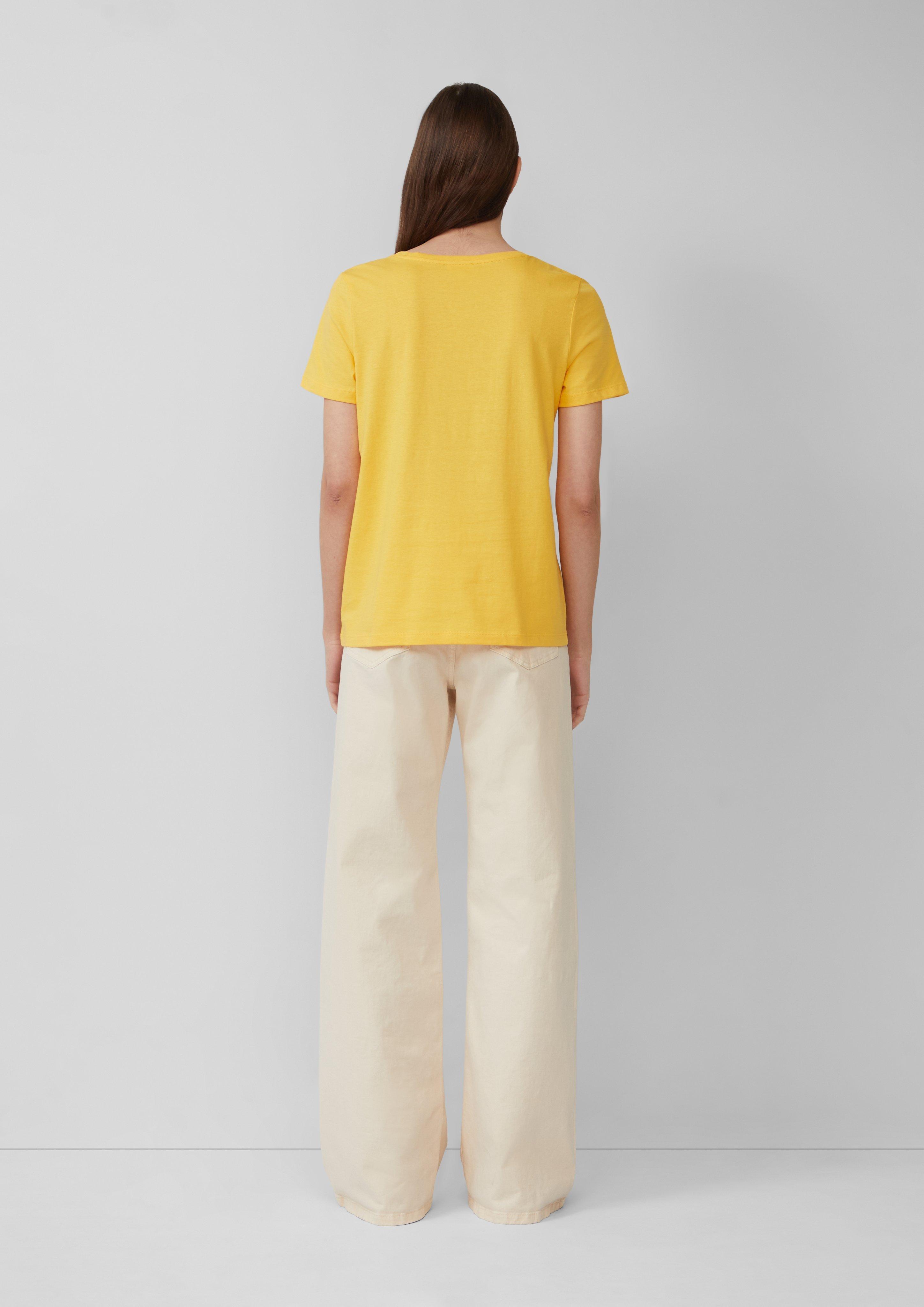 T-Shirt in 13D0, 01D7, 01D4, 50D3, 11D2, 99D5, 35D1, 88D4 & 99D7