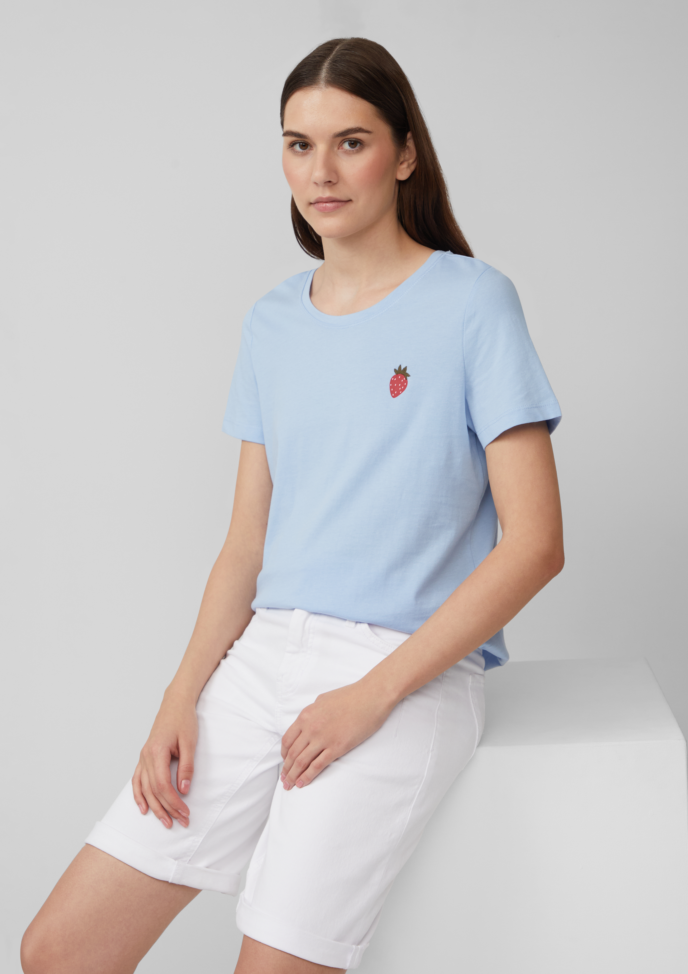 T-shirt in 50D3, 01D7, 01D4, 13D0, 11D2, 99D5, 35D1, 88D4 & 99D7