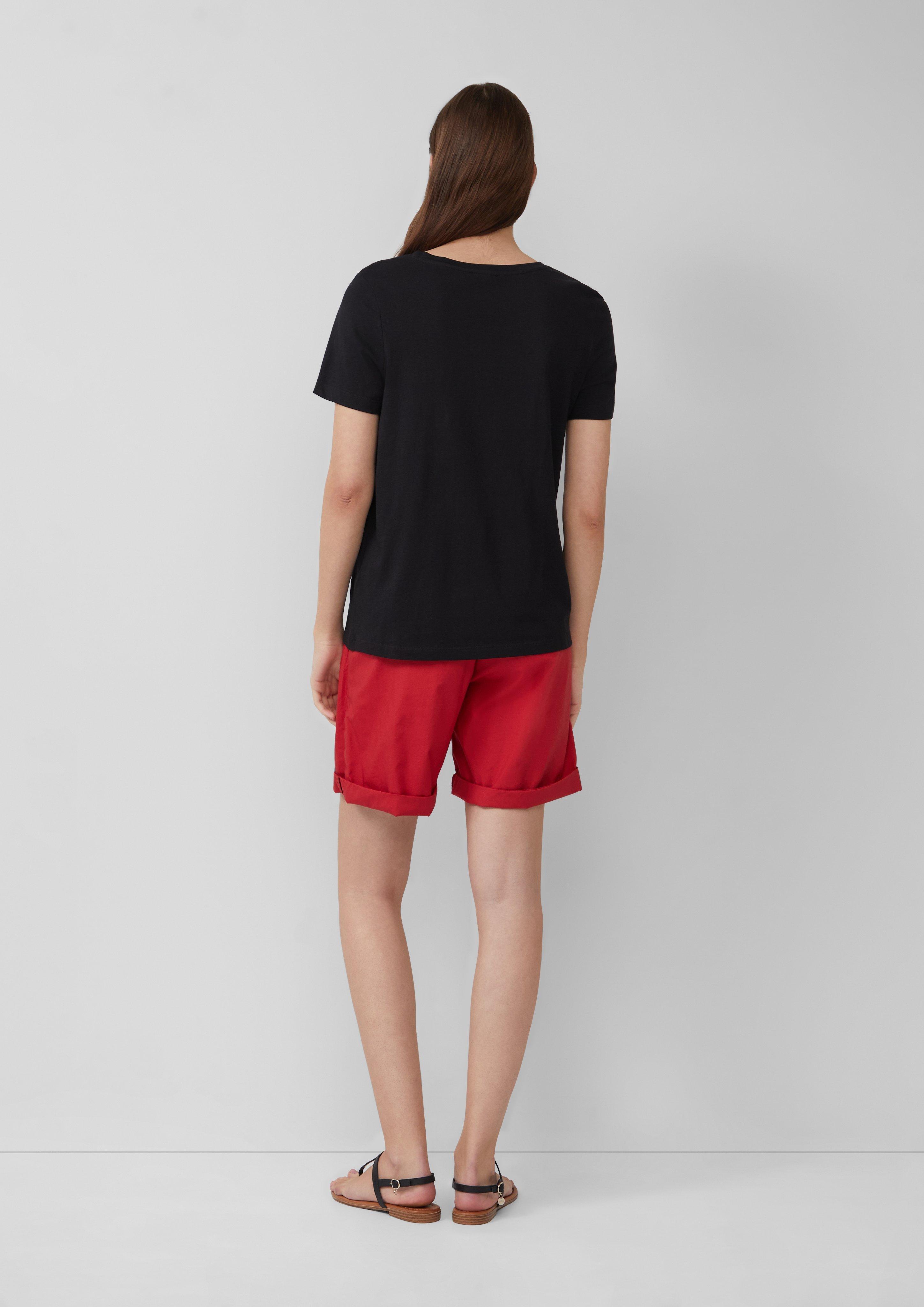 T-Shirt in 99D7, 01D7, 01D4, 50D3, 13D0, 11D2, 99D5, 35D1 & 88D4