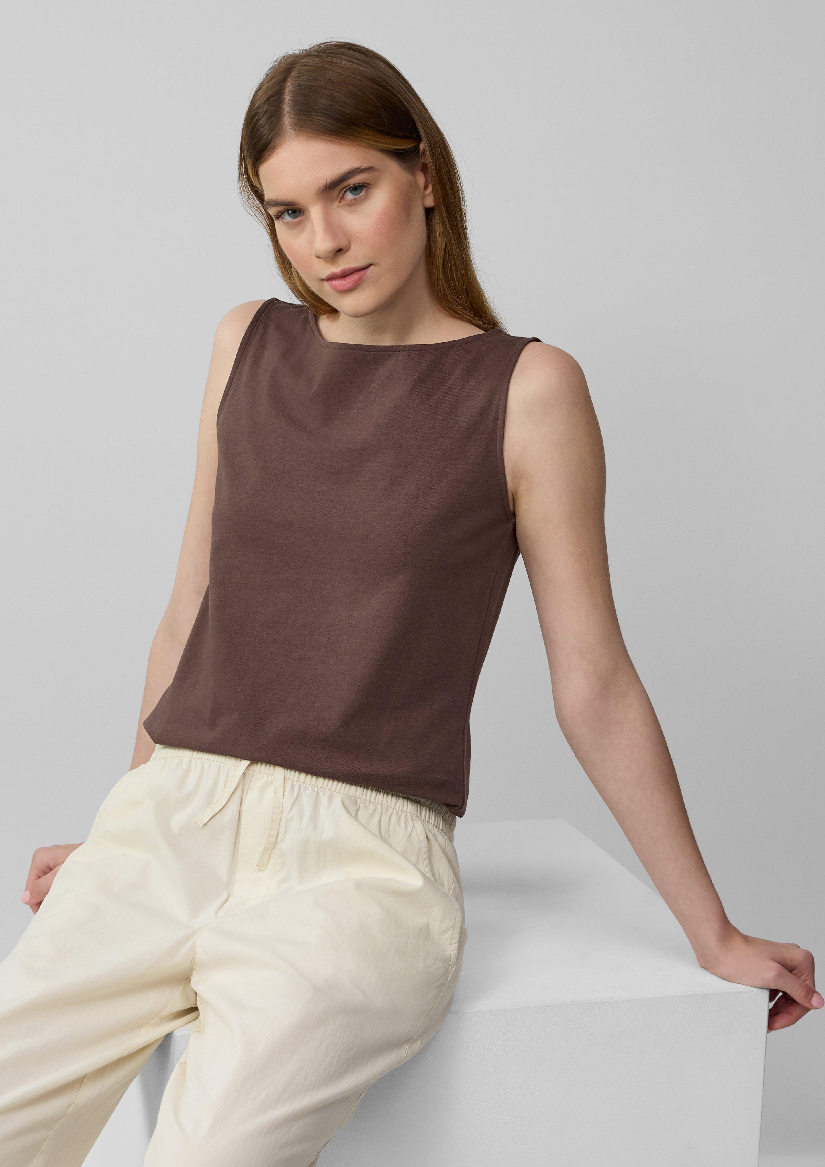 T-shirt in 8828 & 0100