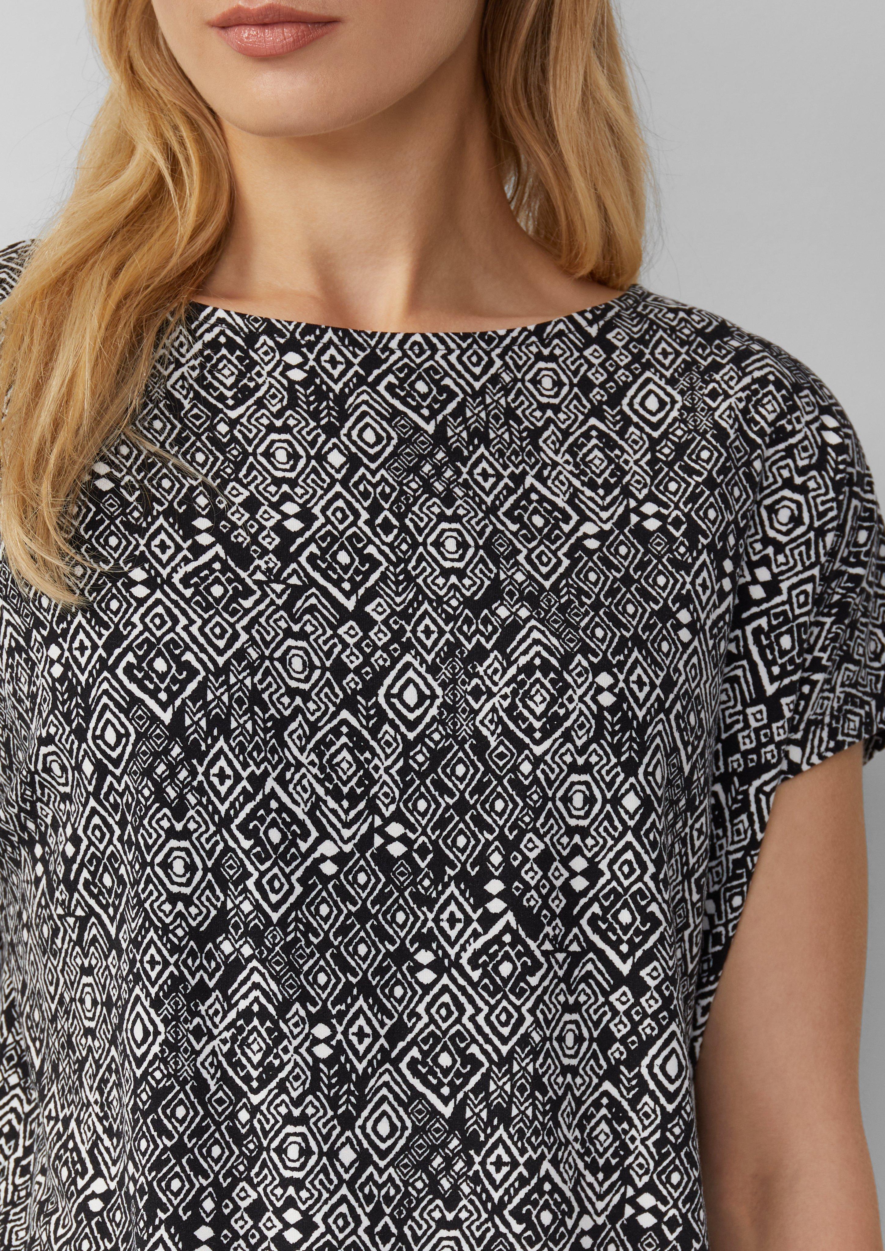 T-Shirt in 99B0, 35B0 & 99A2