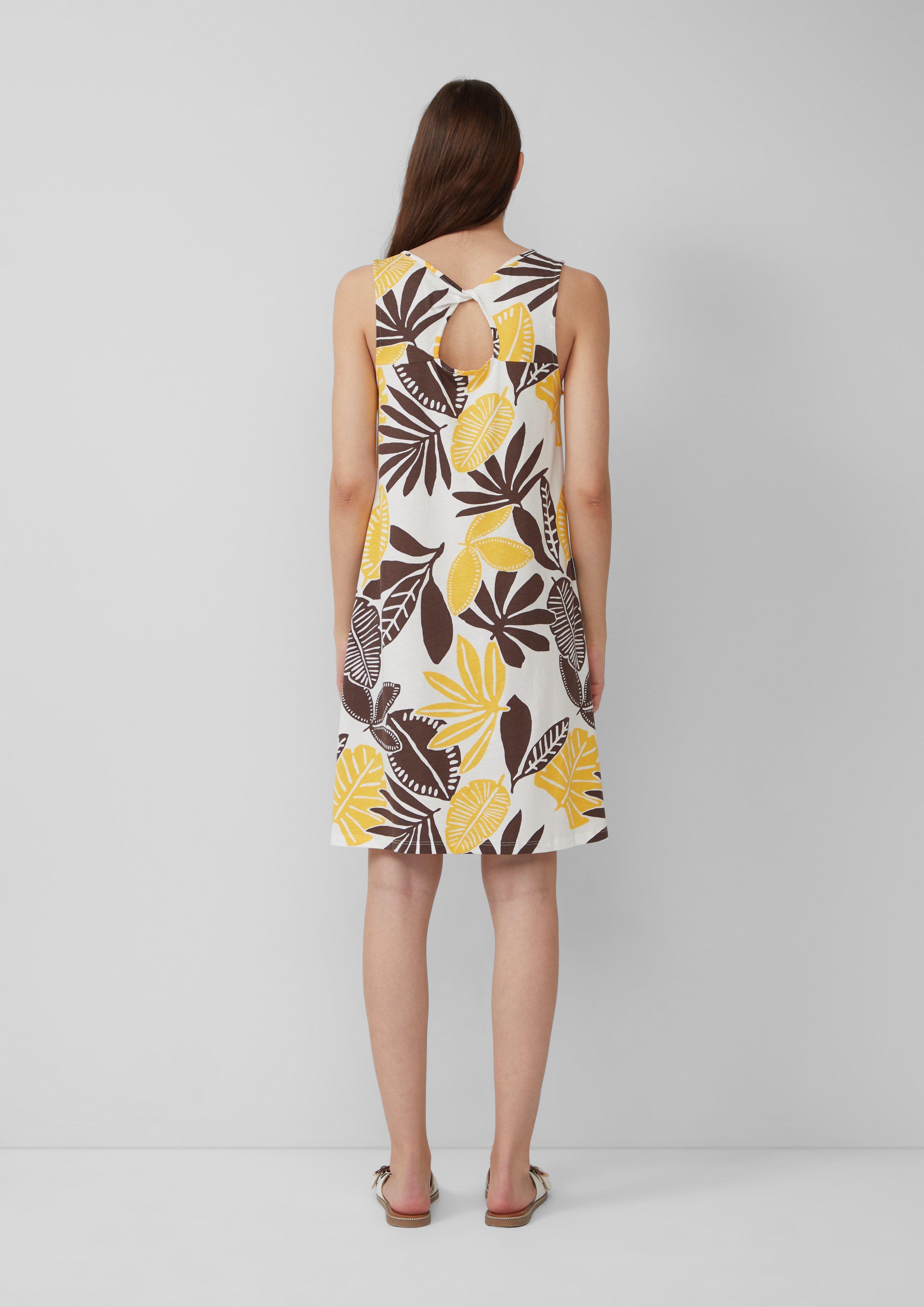 Robe in 02A0, 3533, 35A1, 9999 & 99A0