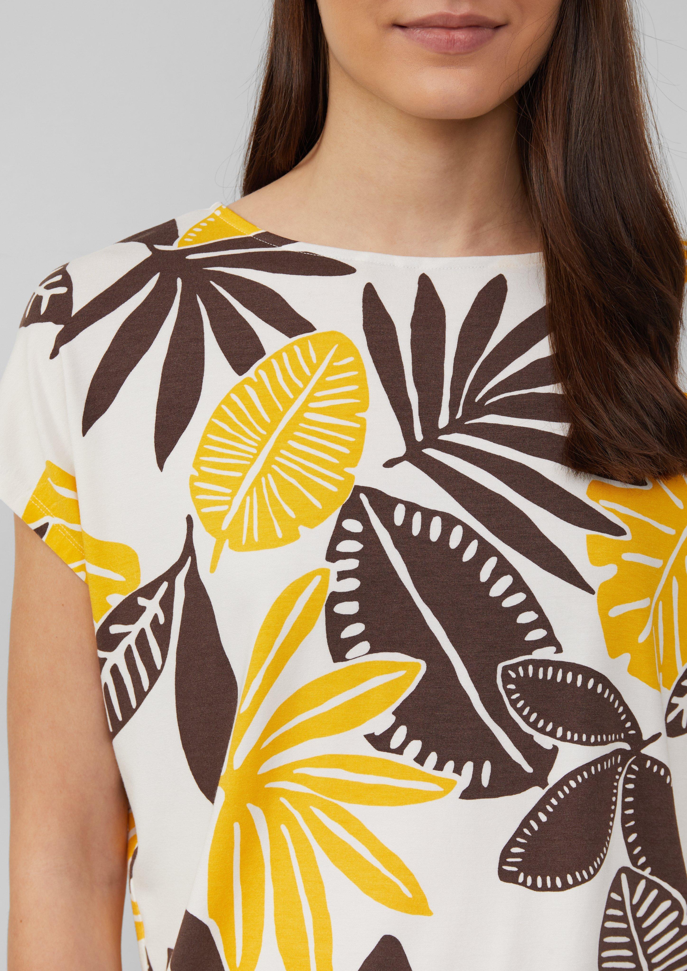 T-shirt in 02A0, 35A1 & 99A0