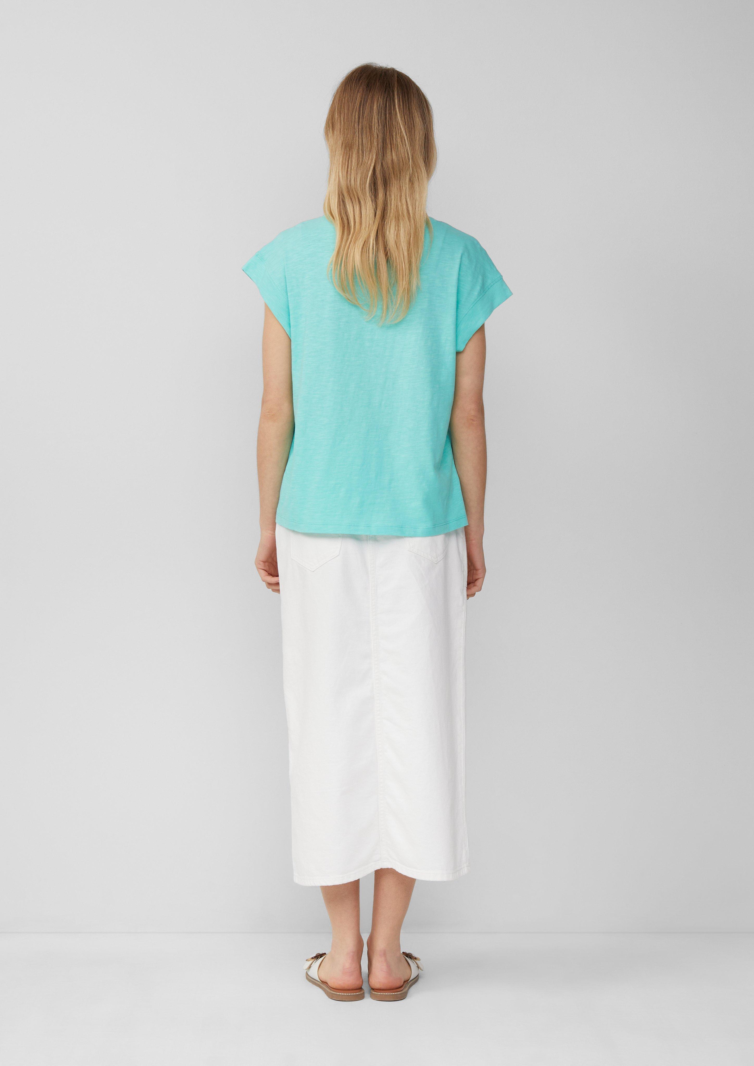 T-shirt in 60D3, 88D0, 07D1, 99D1, 35D2 & 01D0