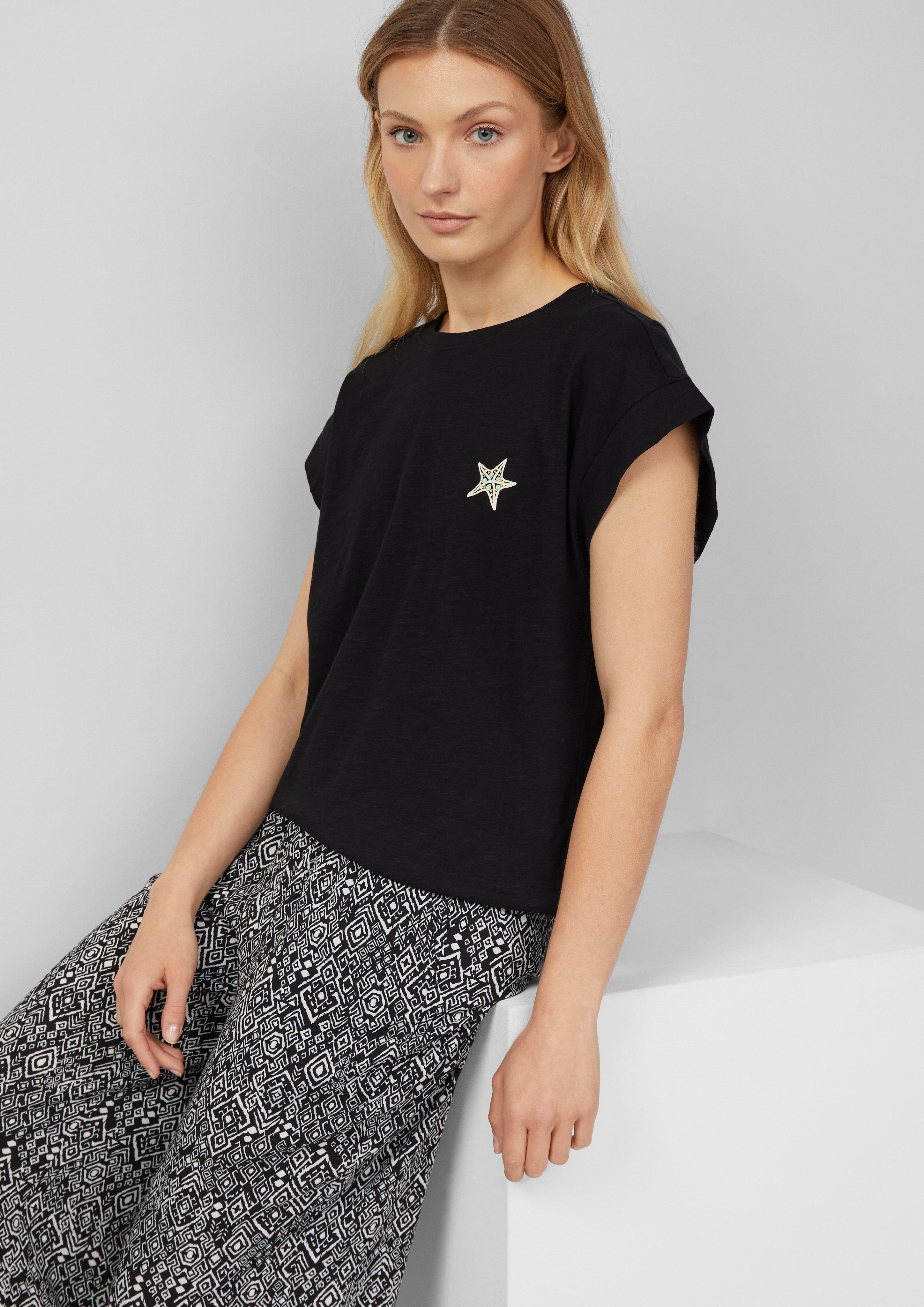 T-shirt in 99D1, 60D3, 88D0, 07D1, 35D2 & 01D0