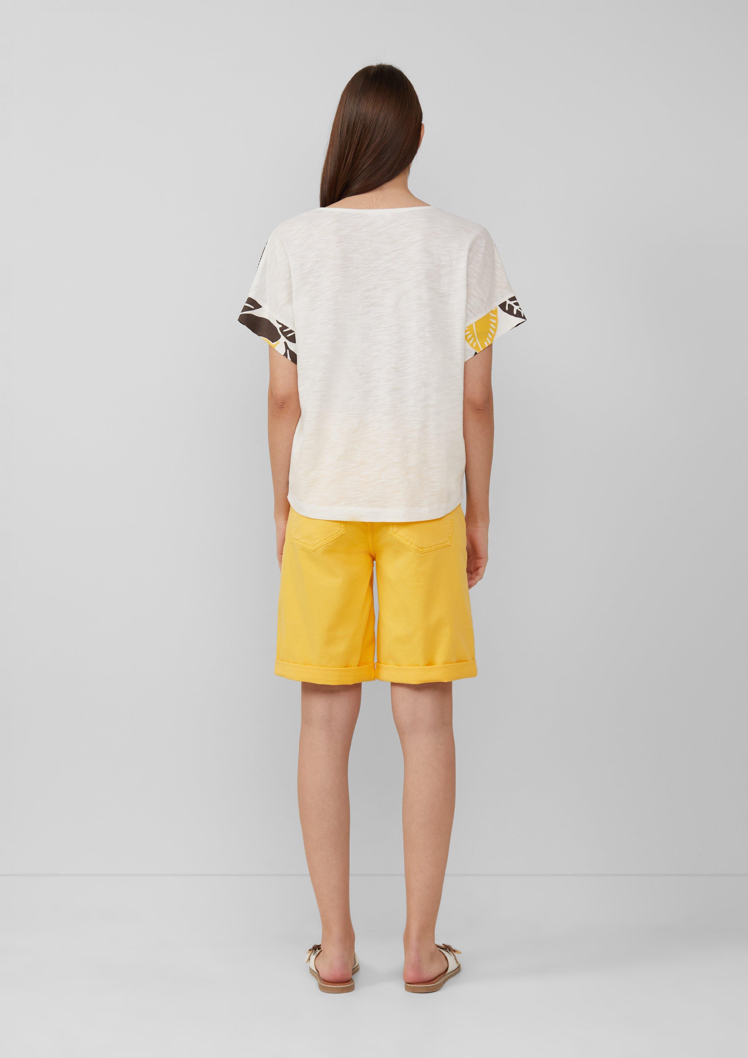 T-shirt in 02A0, 99A0, 0100, 5083, 8828, 50G0 & 83G0