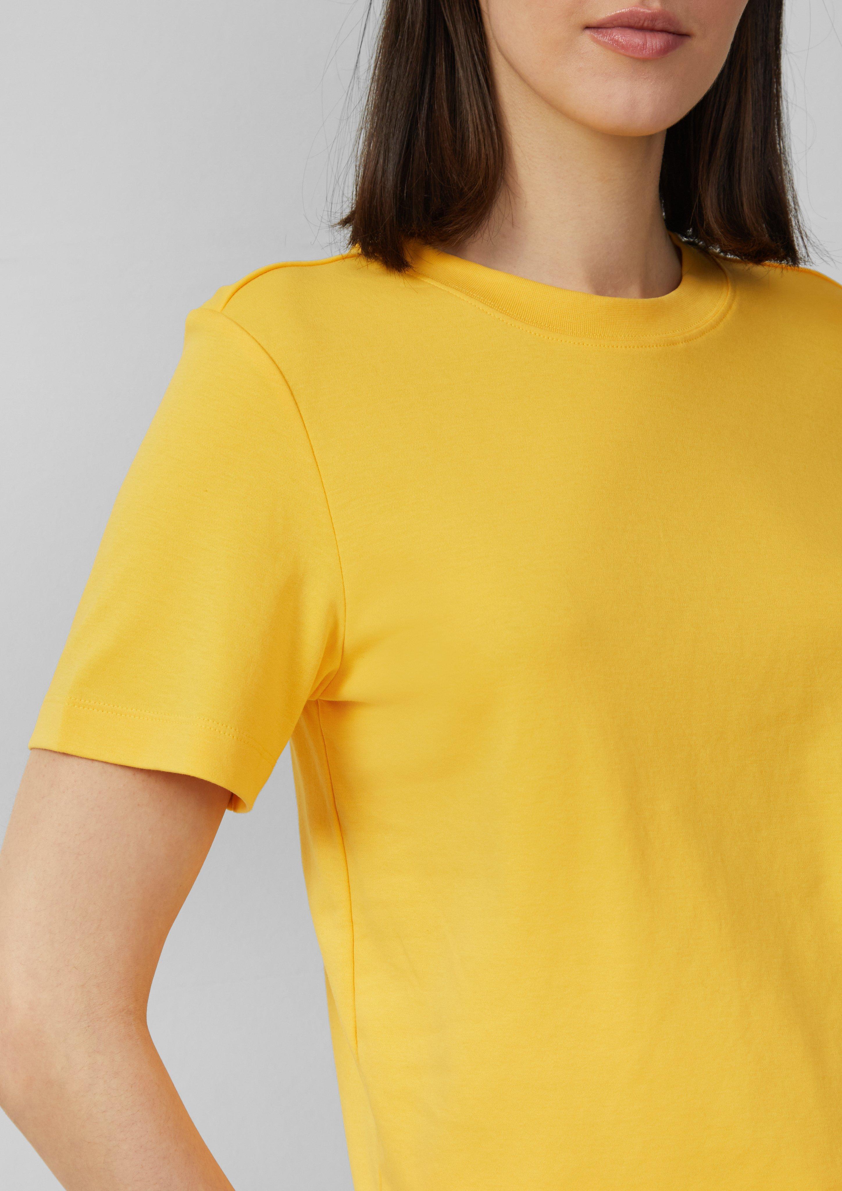 T-shirt in 1395, 3533, 0750 & 8828