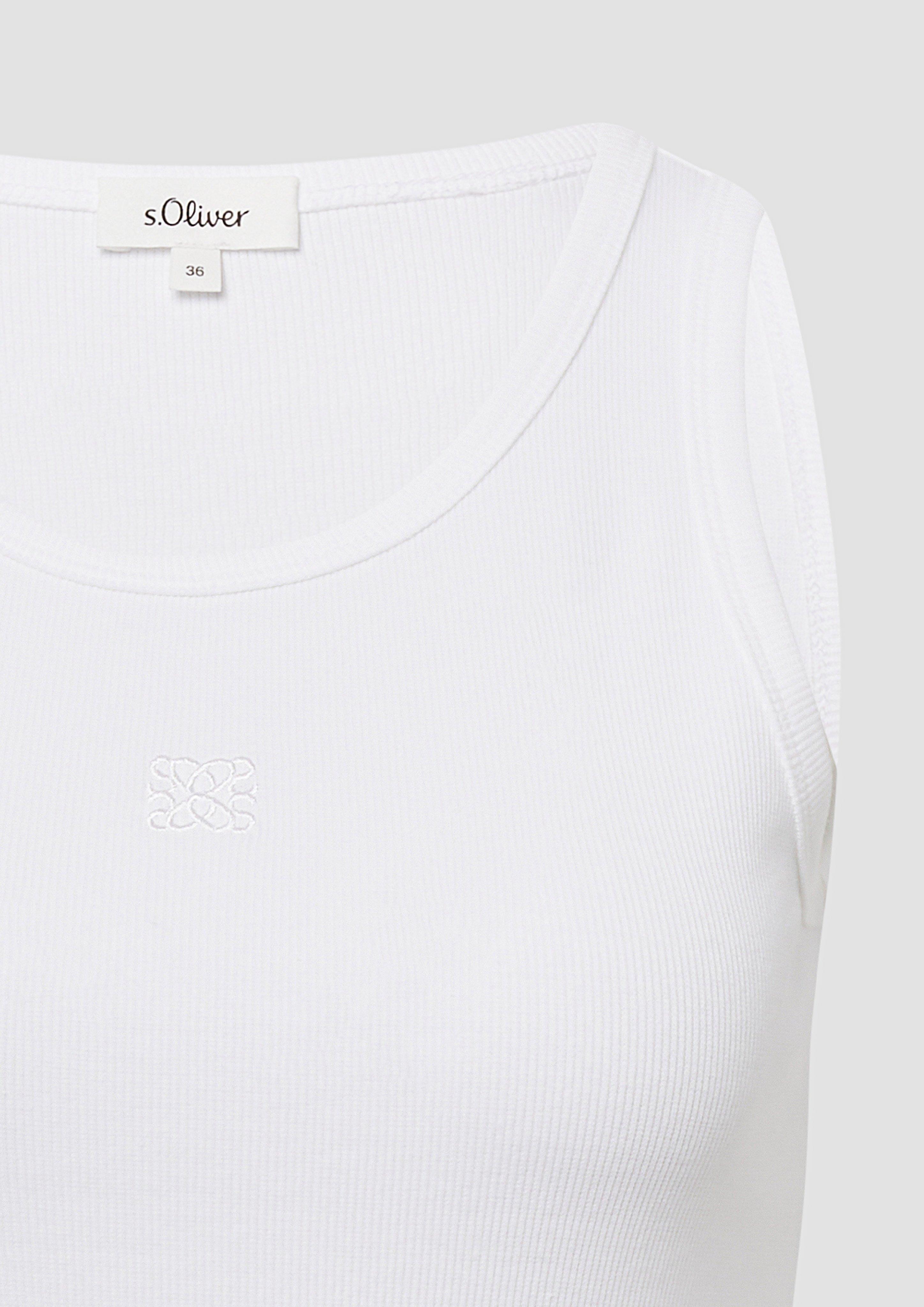 T-Shirt in 0100, 0750, 8828 & 9999