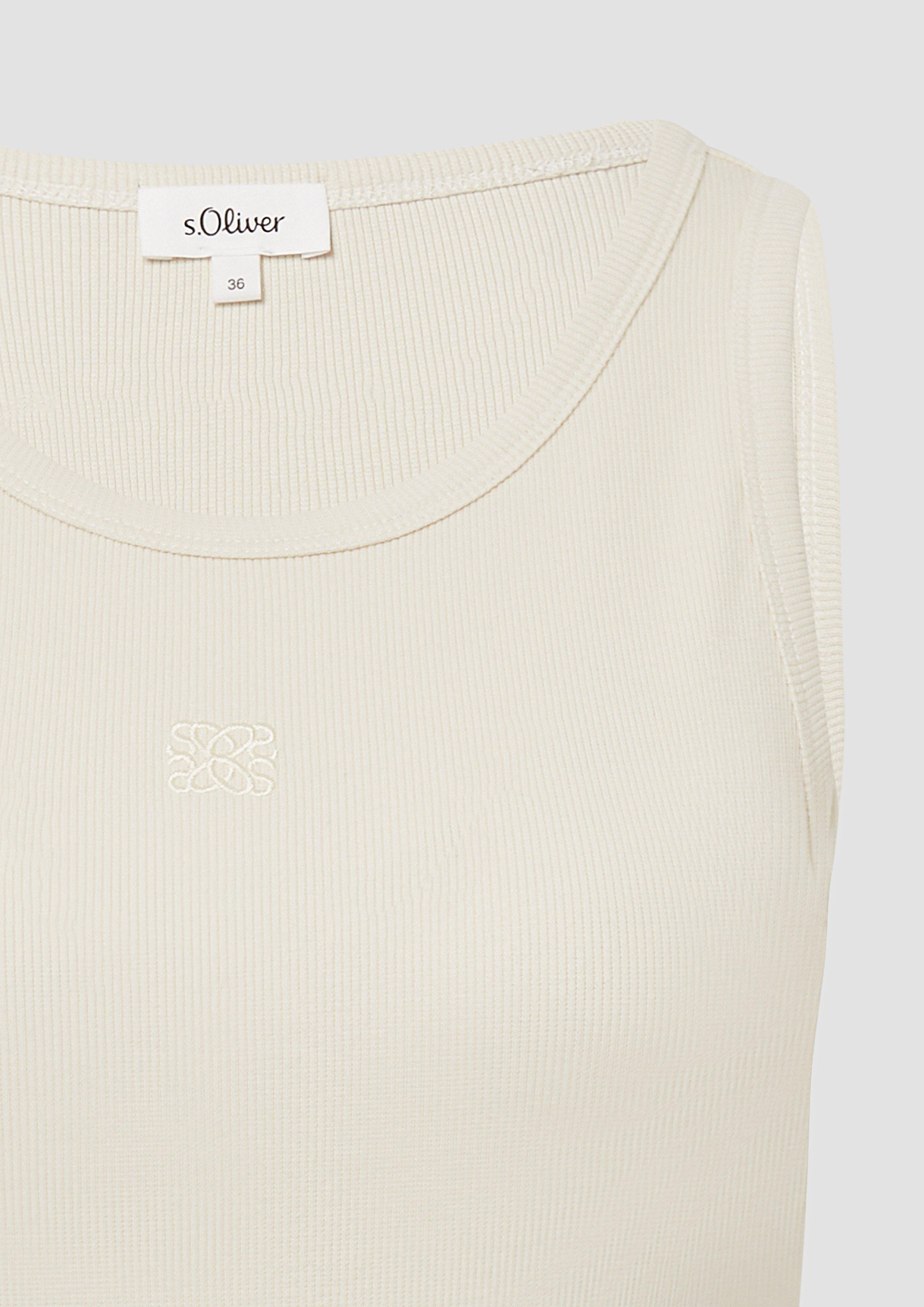 T-shirt in 0750, 0100, 8828 & 9999