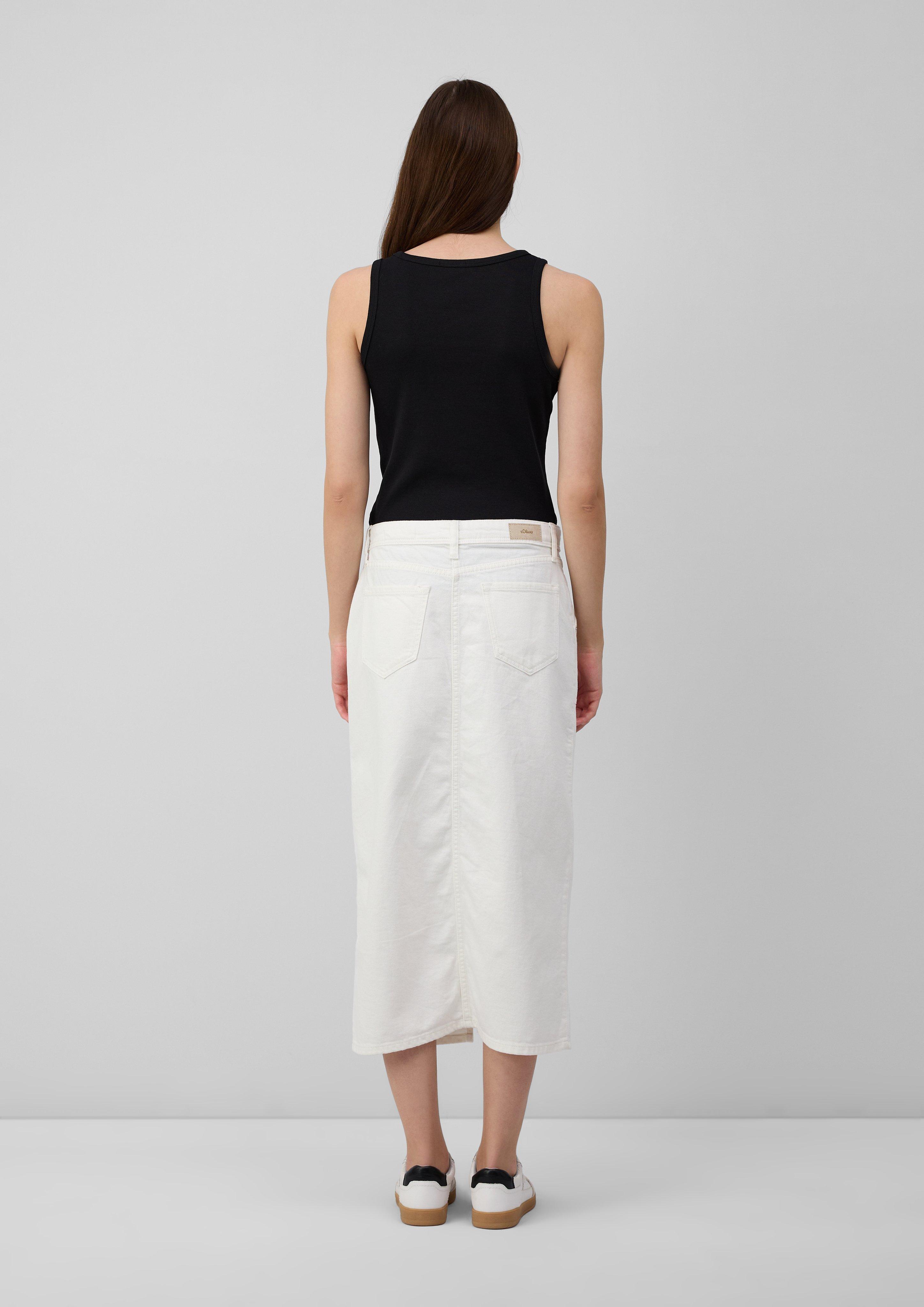 T-Shirt in 9999, 0750, 0100 & 8828