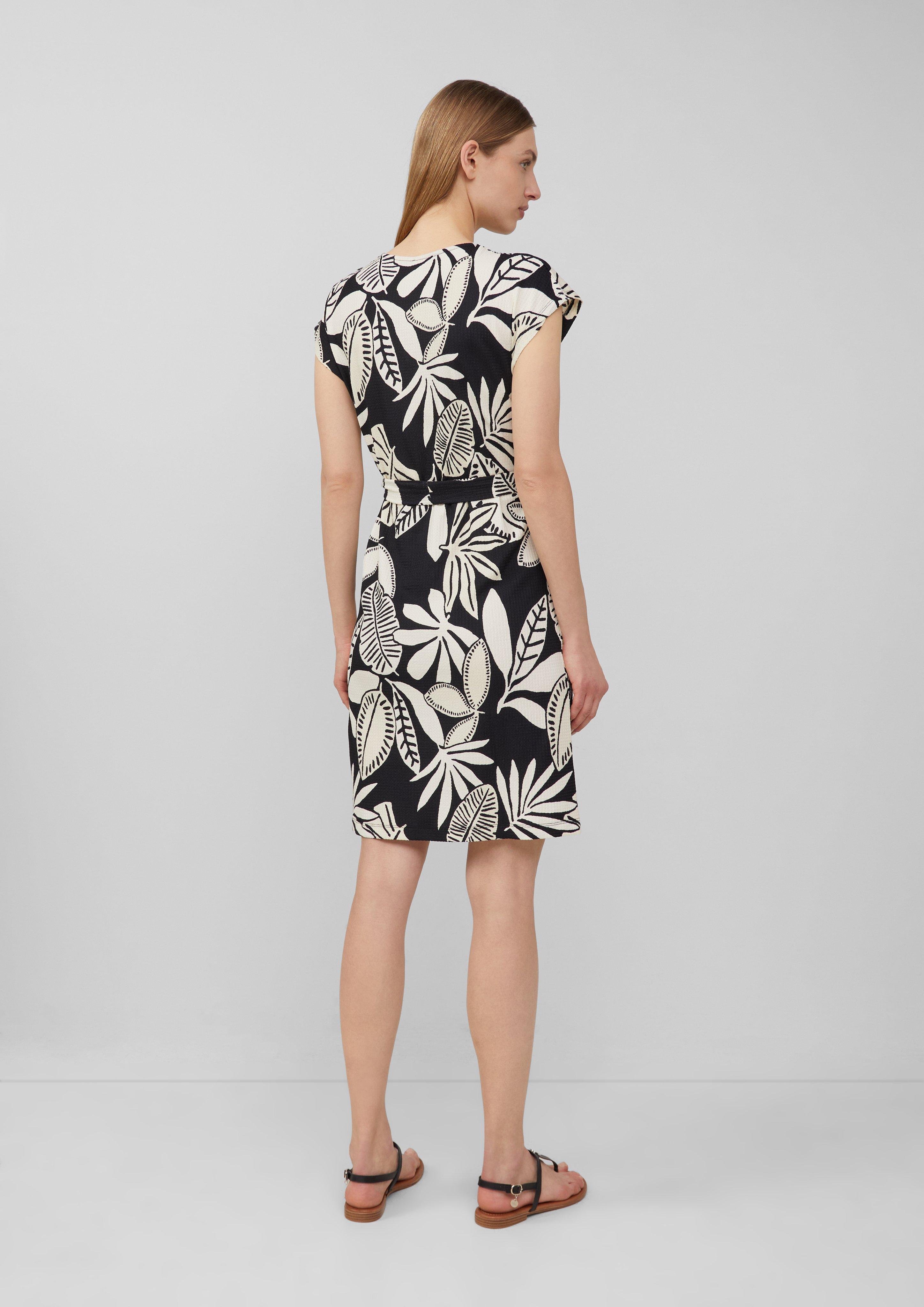 Kleid in 99A0, 02A0 & 35A1