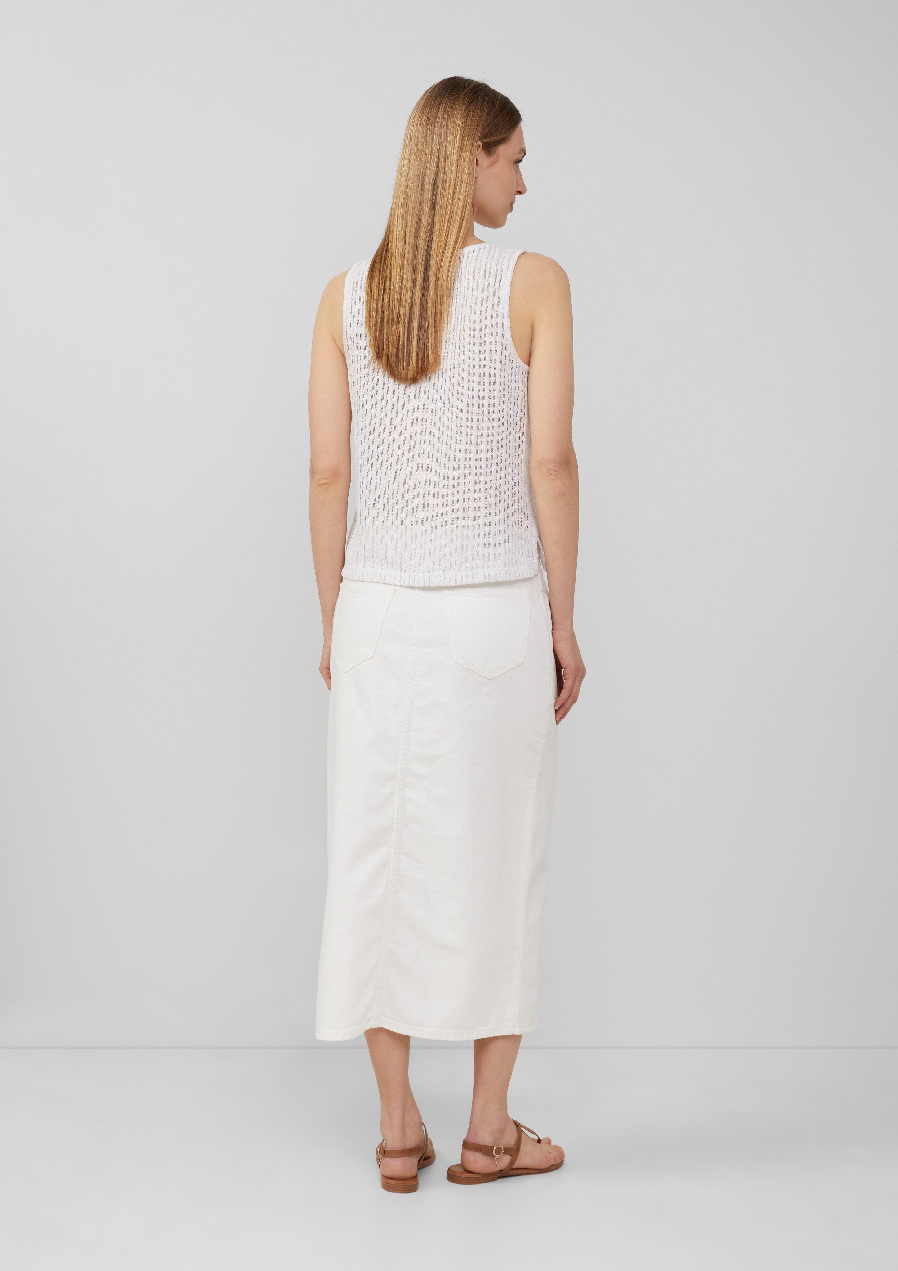 T-Shirt in 0100 & 8828