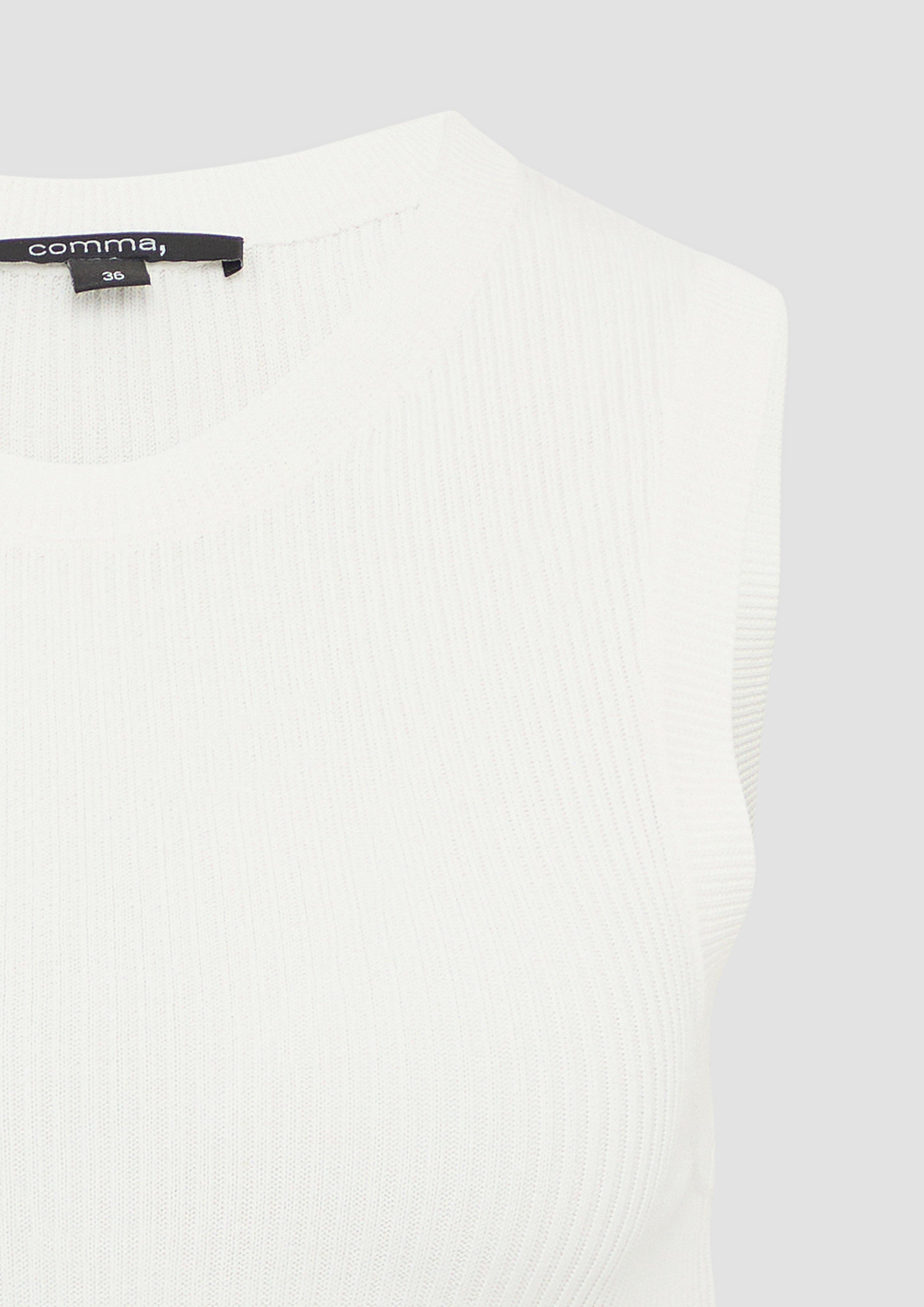 Knitted vest in 0120