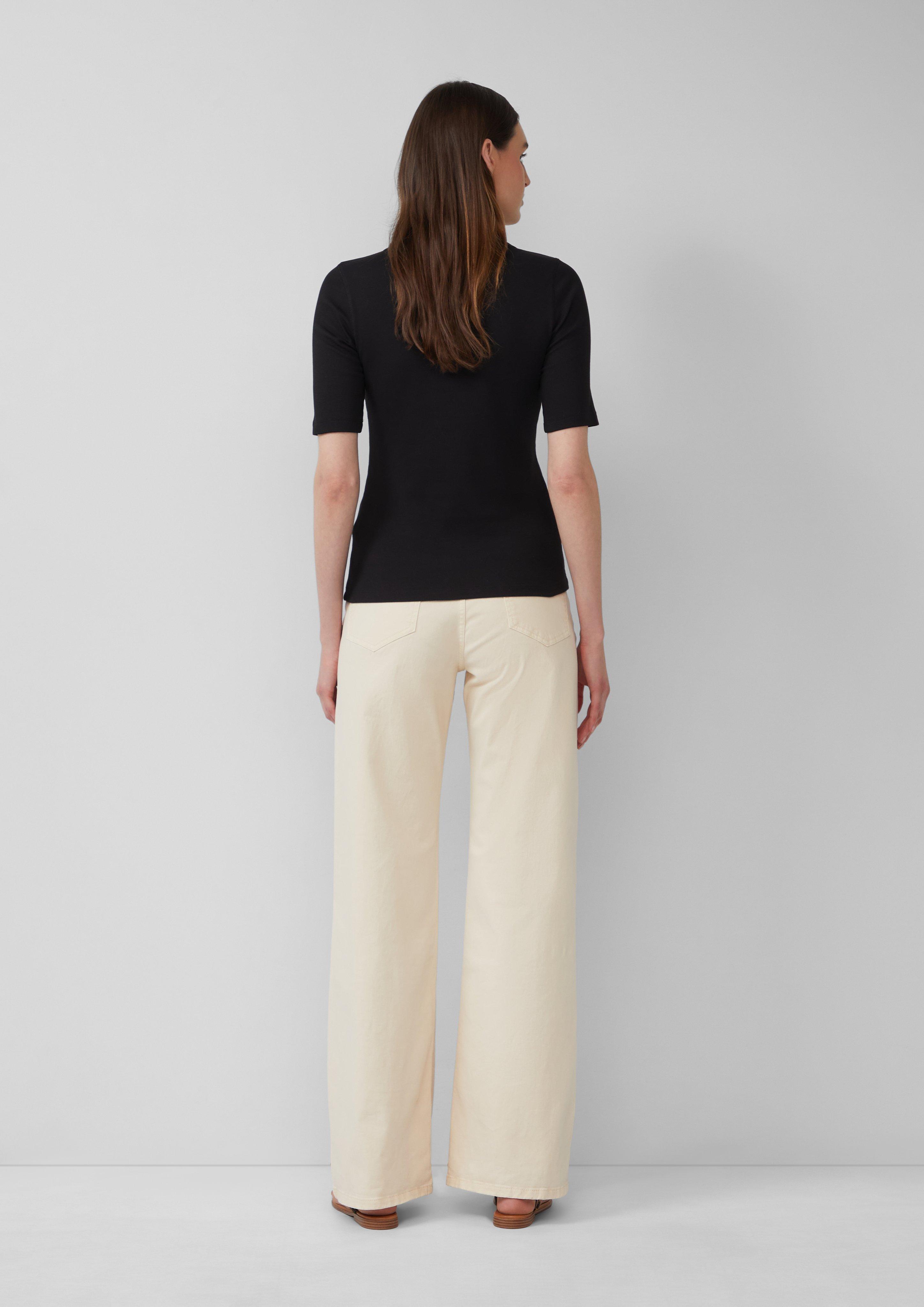 T-Shirt in 9999, 3533, 8828, 0100, 5083 & 1395