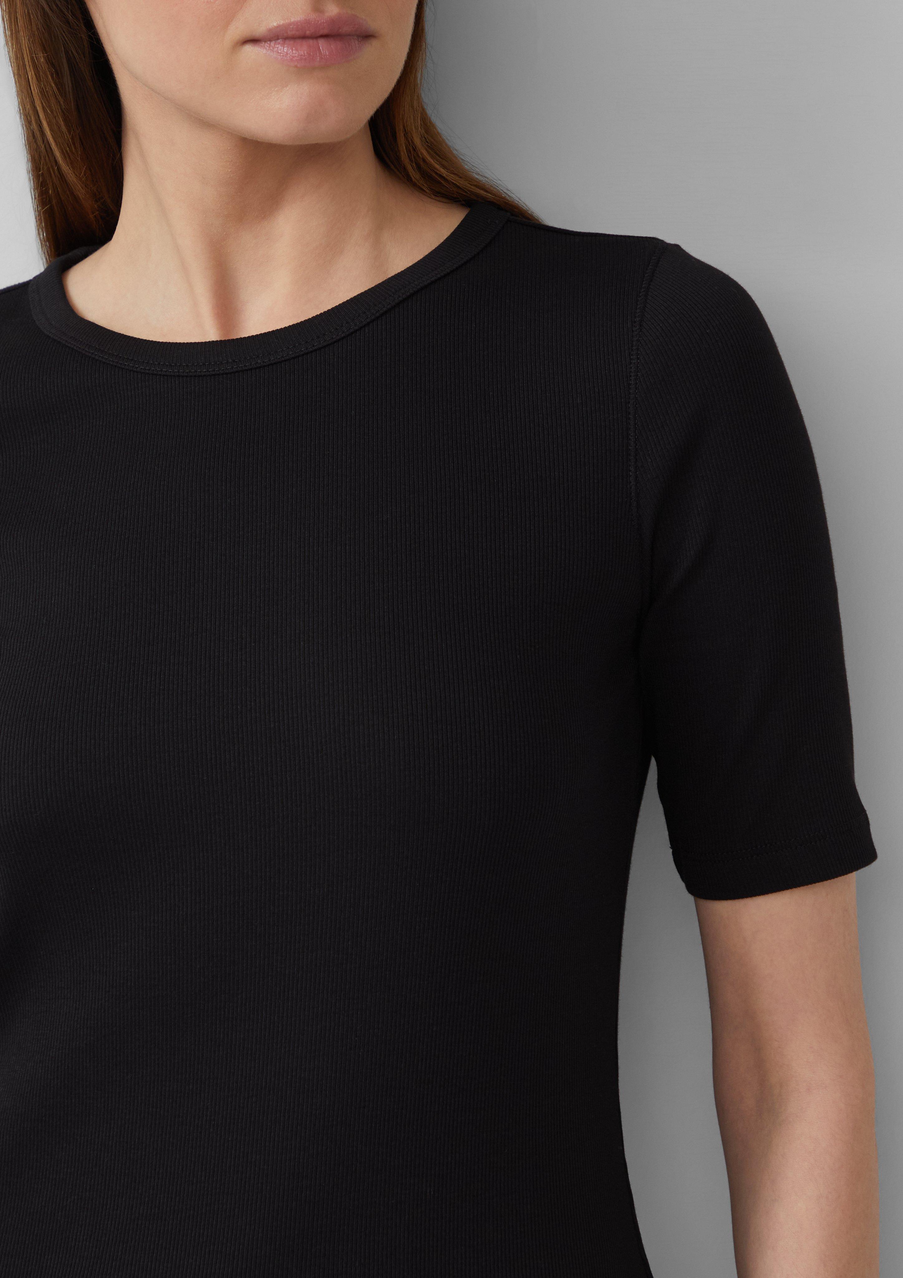 T-Shirt in 9999, 3533, 8828, 0100, 5083 & 1395