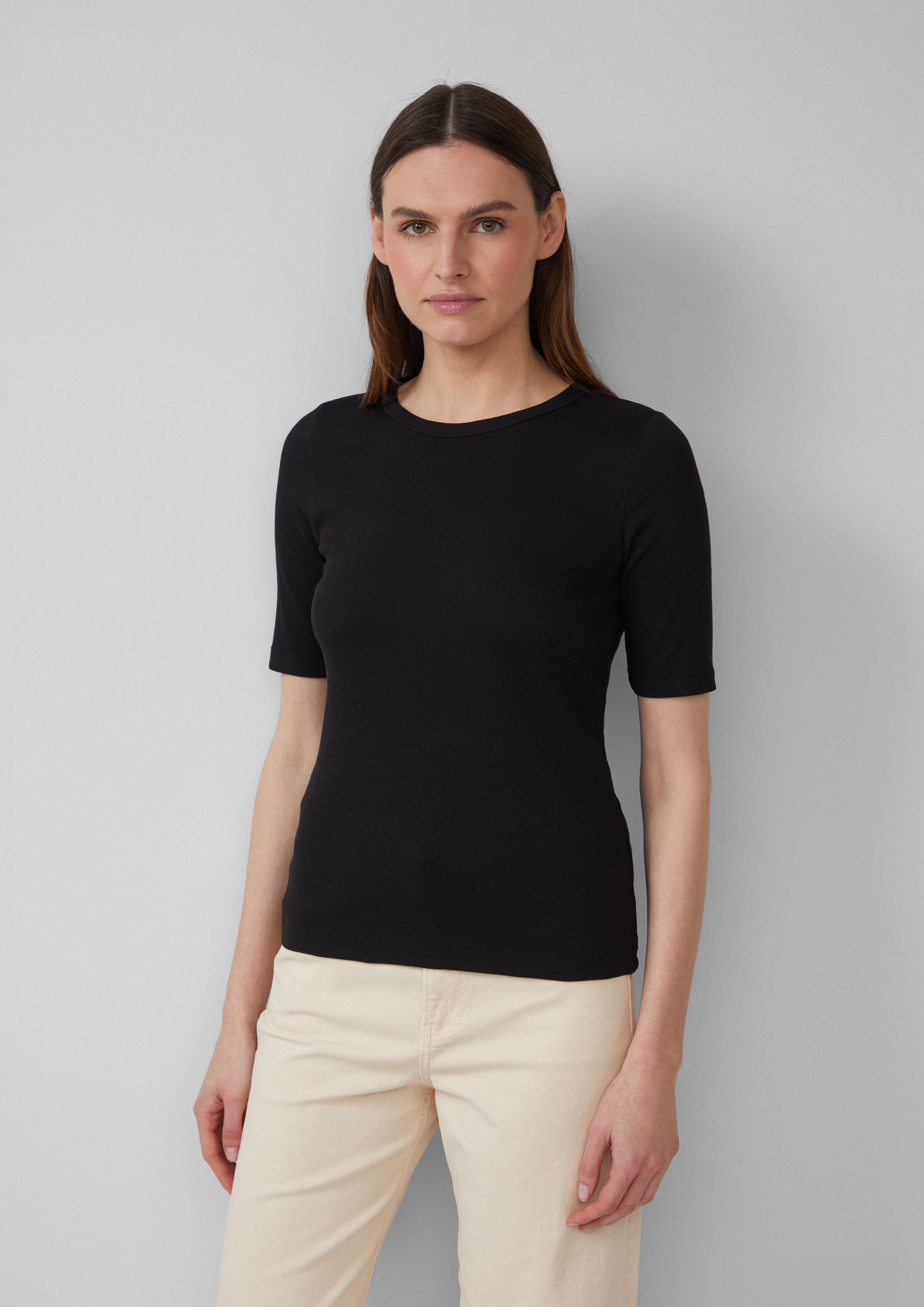 T-Shirt in 9999, 3533, 8828, 0100, 5083 & 1395