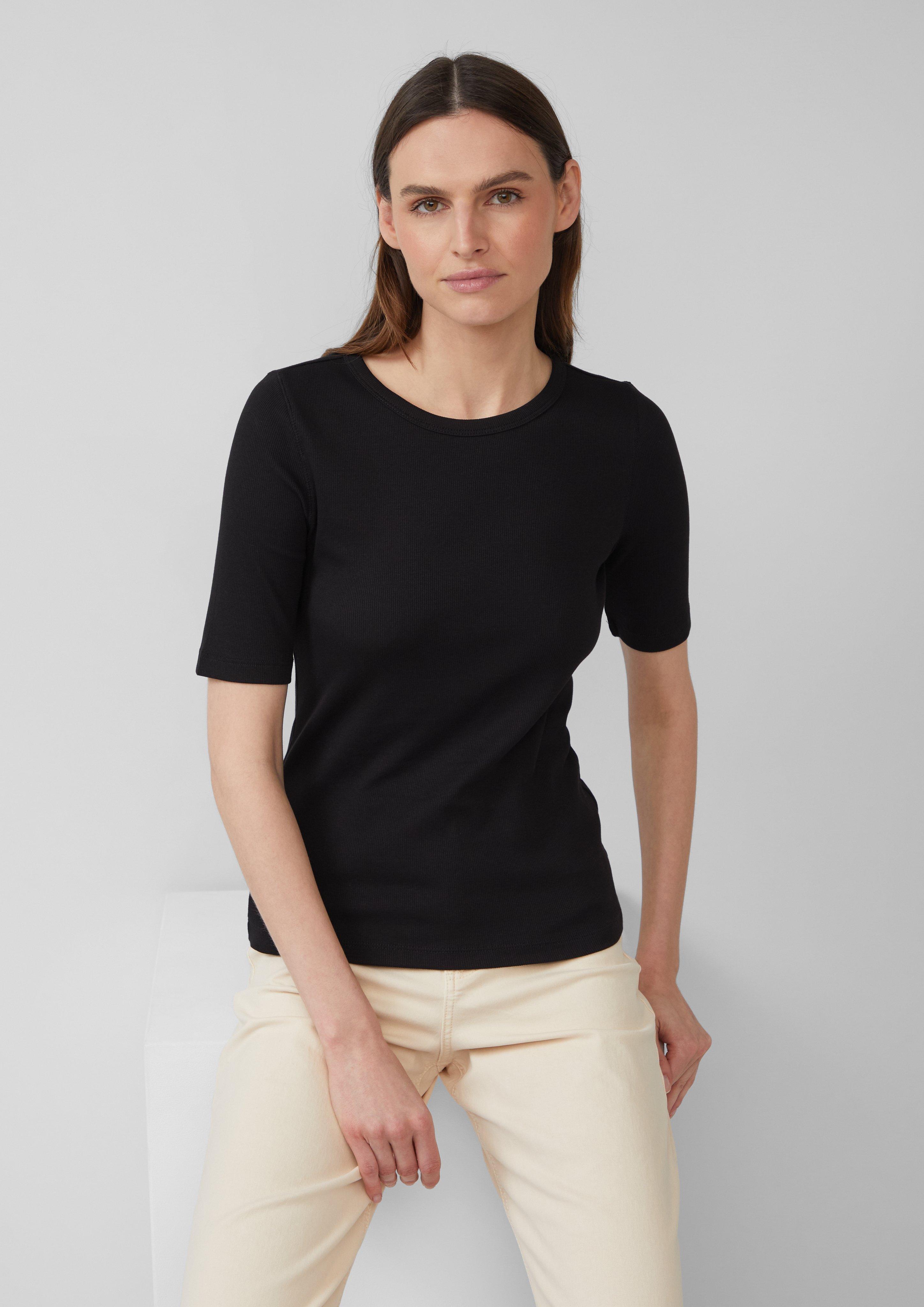 T-Shirt in 9999, 3533, 8828, 0100, 5083 & 1395