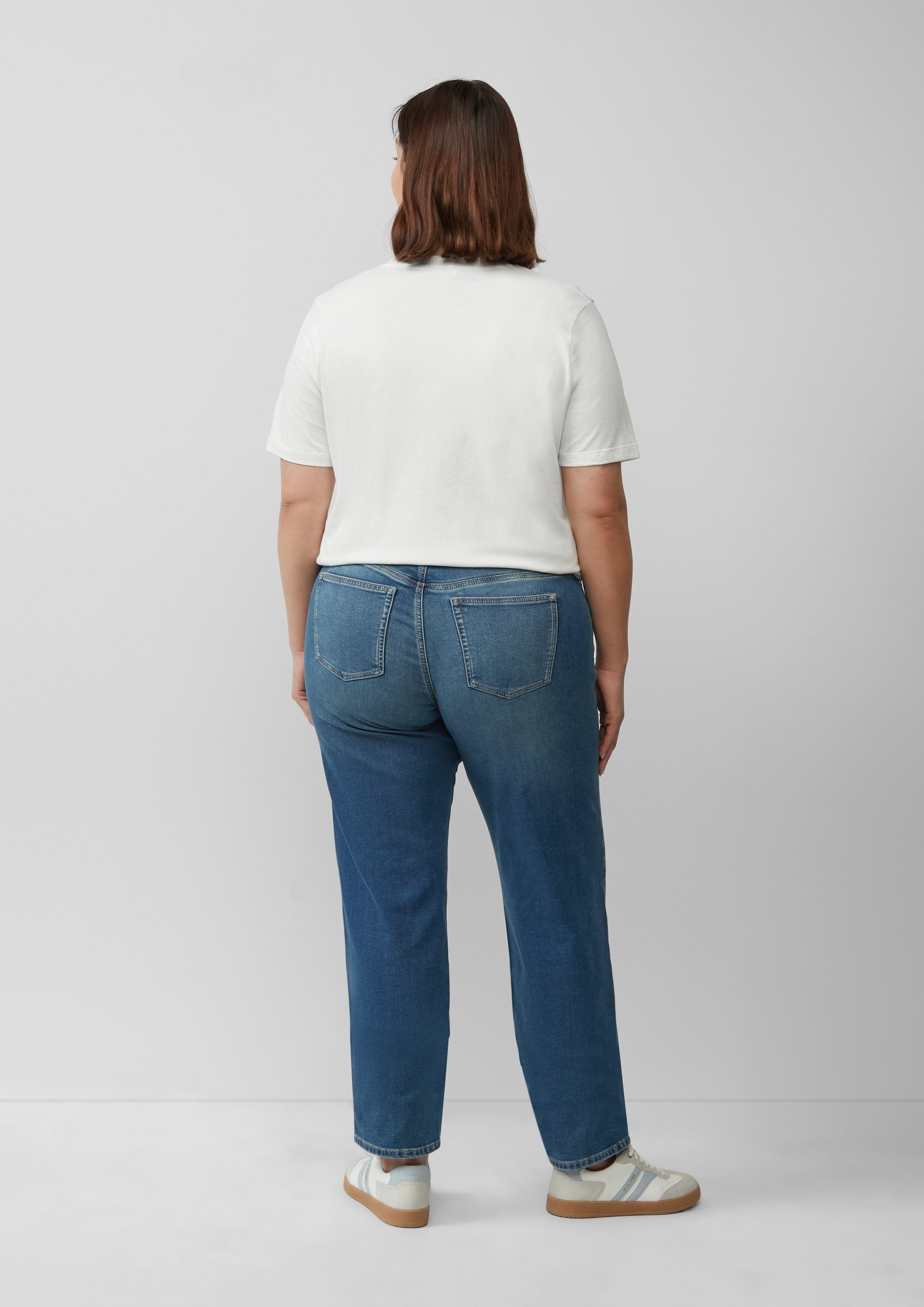 T-Shirt in 02D0, 94D0 & 55D0