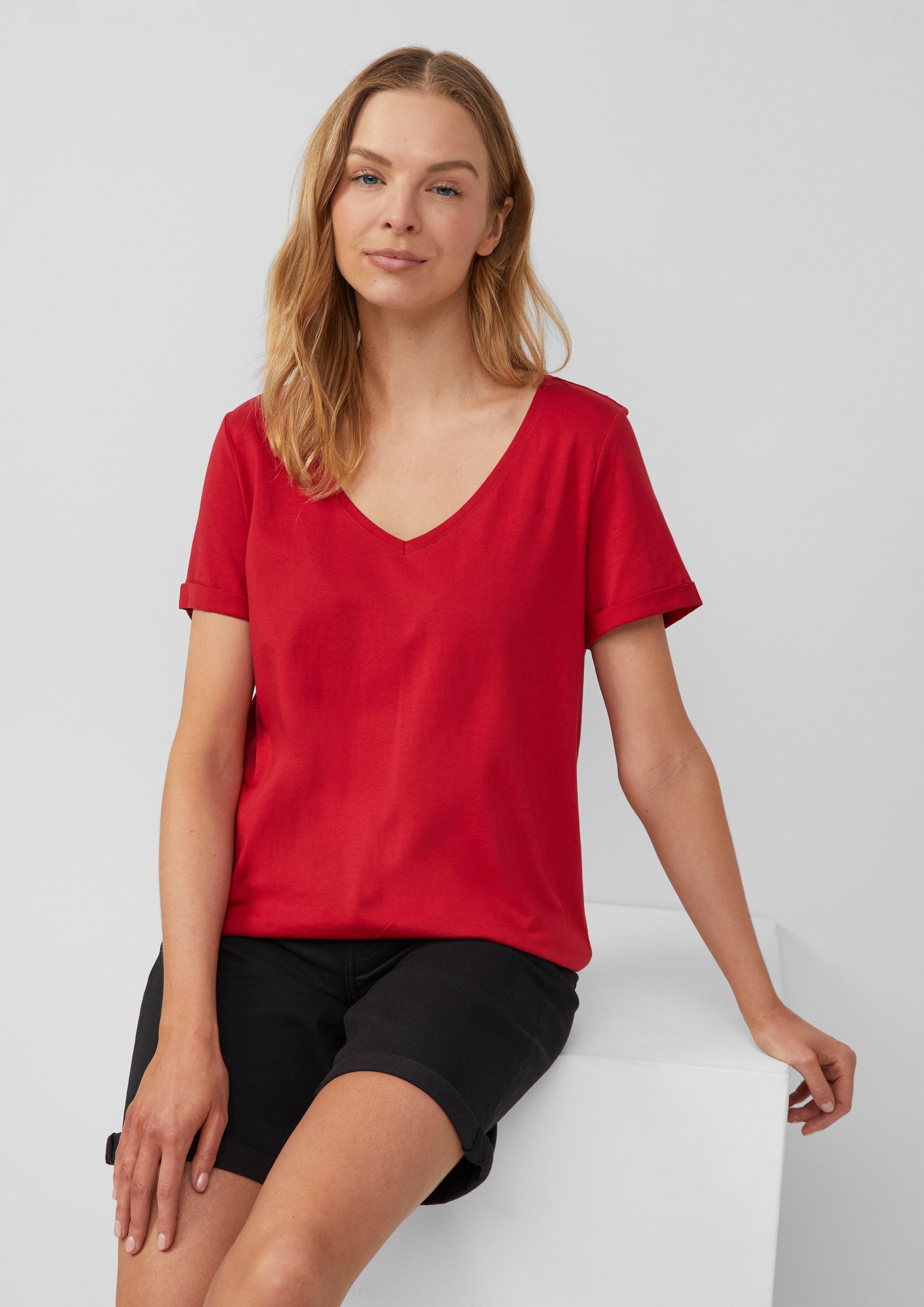 T-shirt in 3533, 0750, 0100, 6099 & 9999