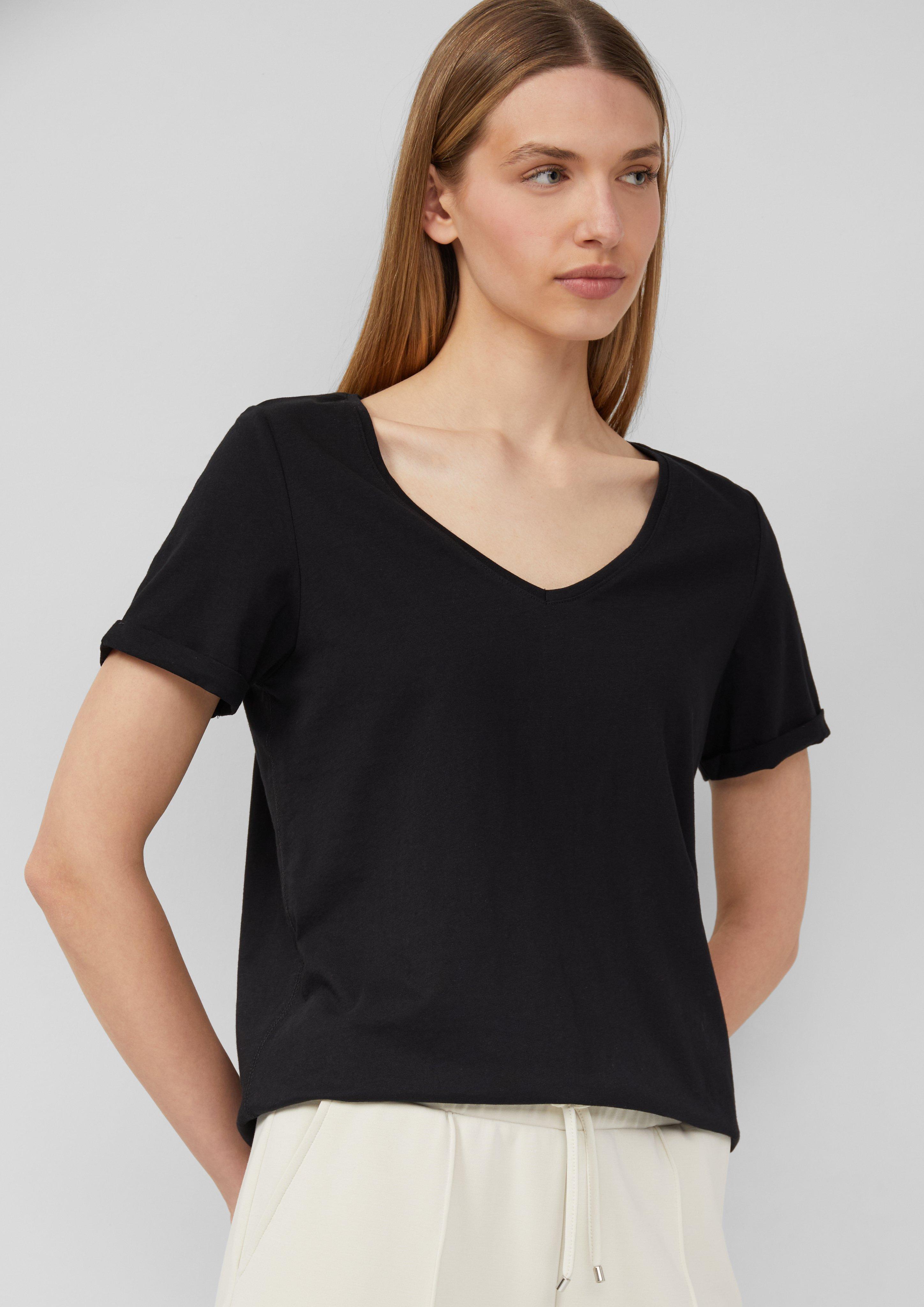 T-Shirt in 9999, 0750, 0100, 6099 & 3533