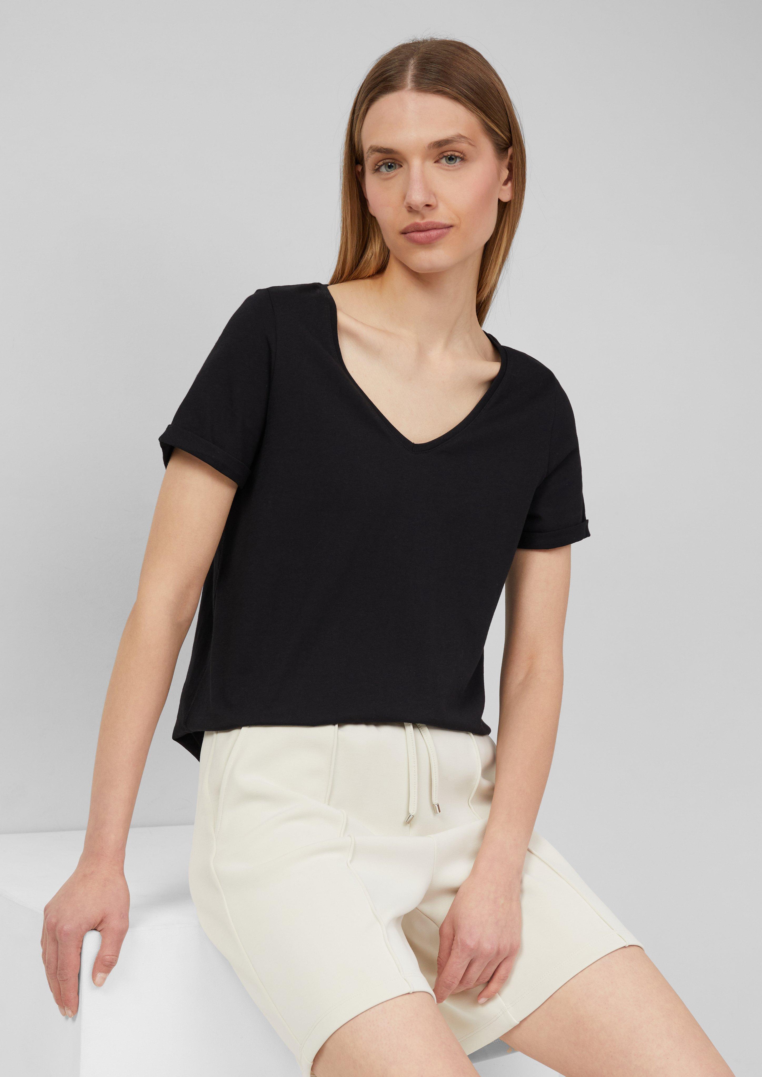 T-Shirt in 9999, 0750, 0100, 6099 & 3533