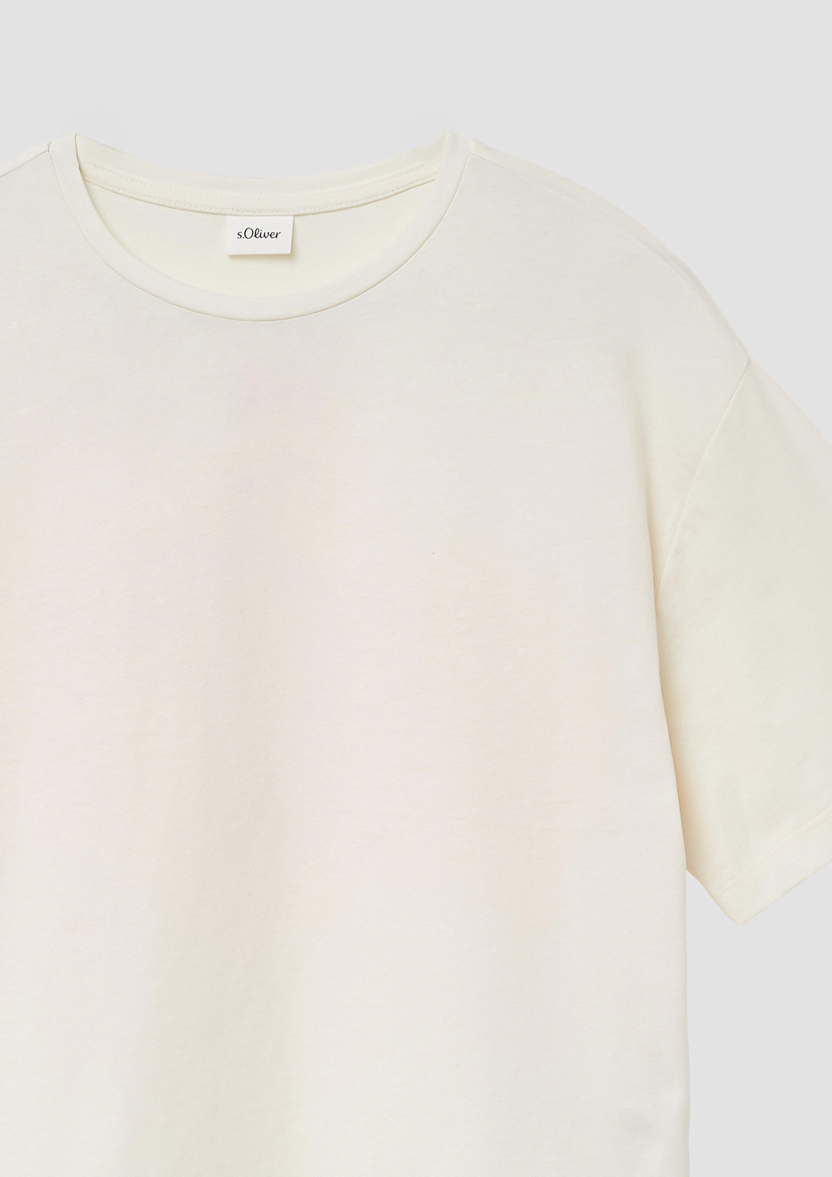 T-shirt in 0700, 6115, 0100, 0068 & 4424