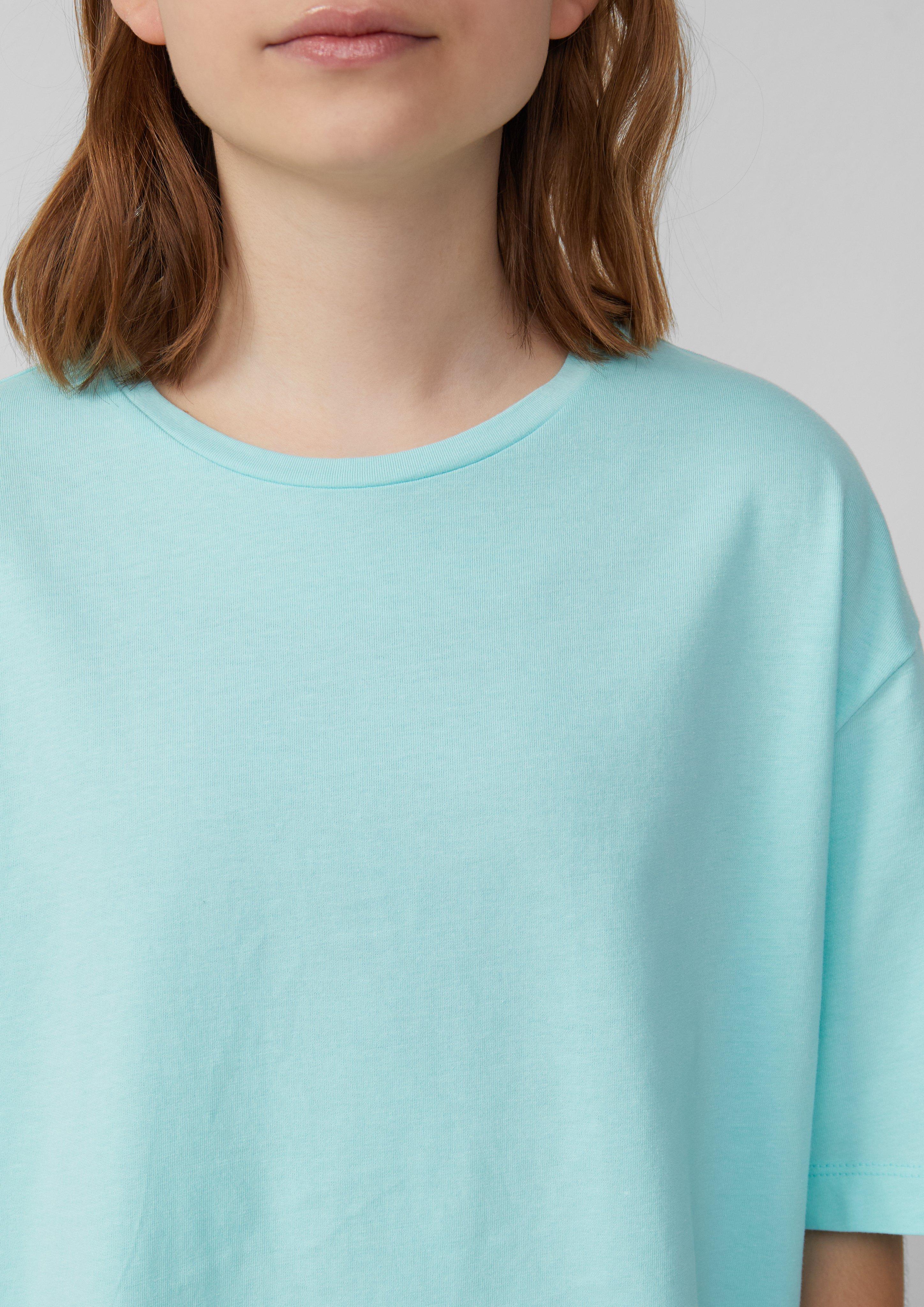 T-shirt in 6115, 0100, 0068, 4424 & 0700