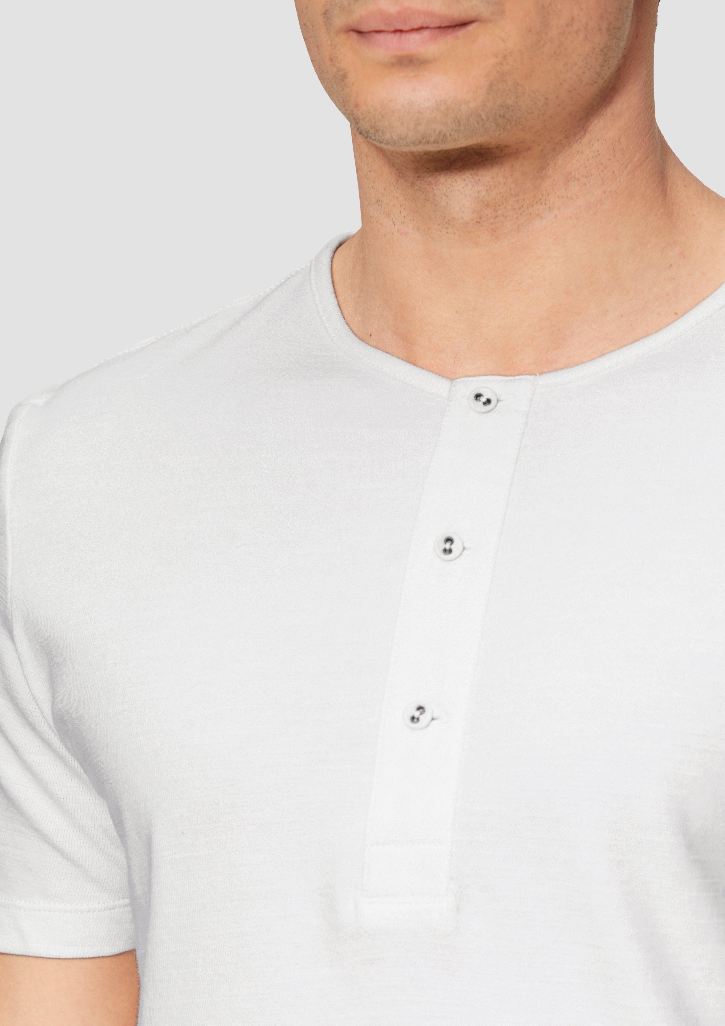 T-Shirt in 0120 & 5852