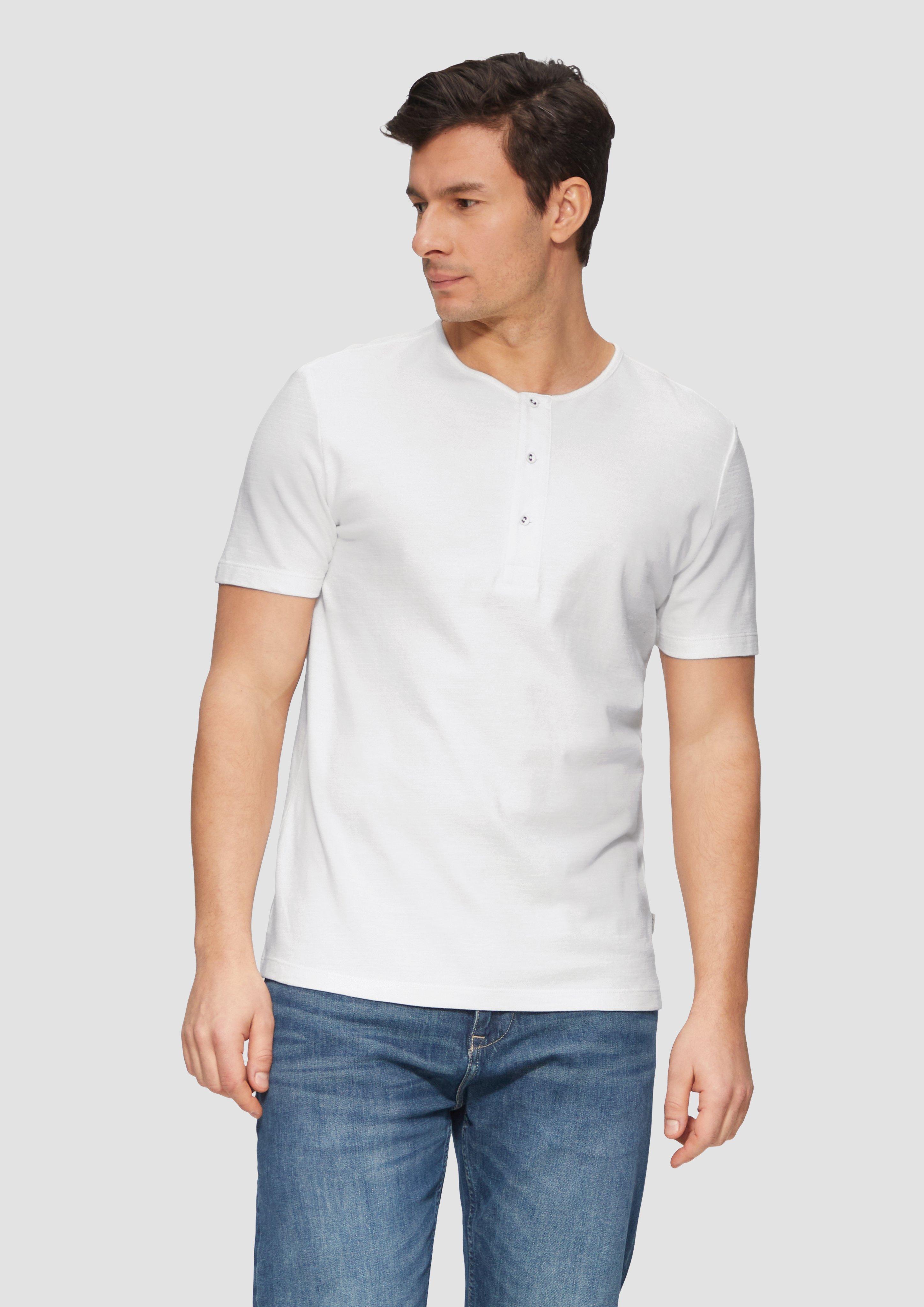 T-Shirt in 0120 & 5852